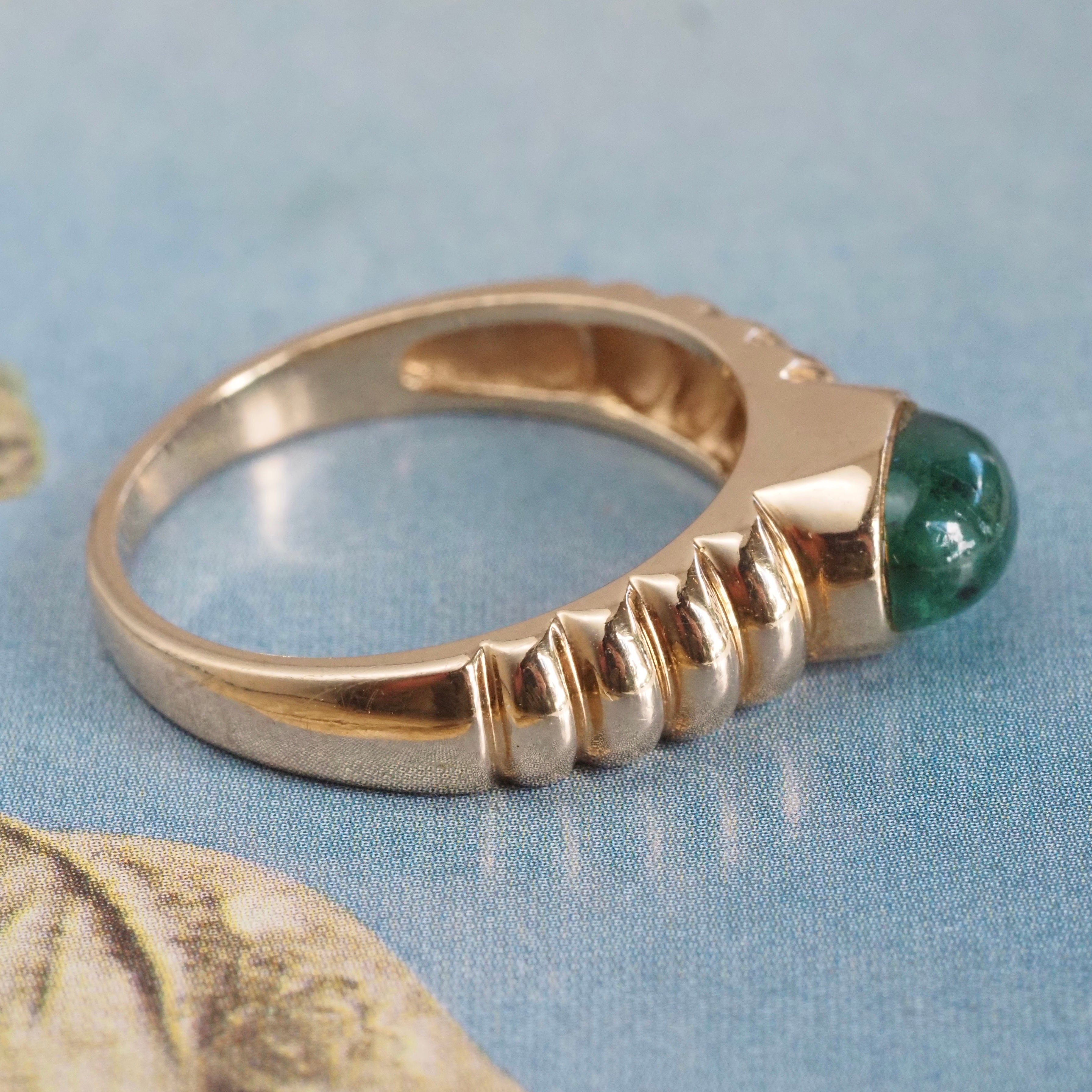 Vintage Bezel Set Cabochon Emerald Ridged 14k Gold Ring