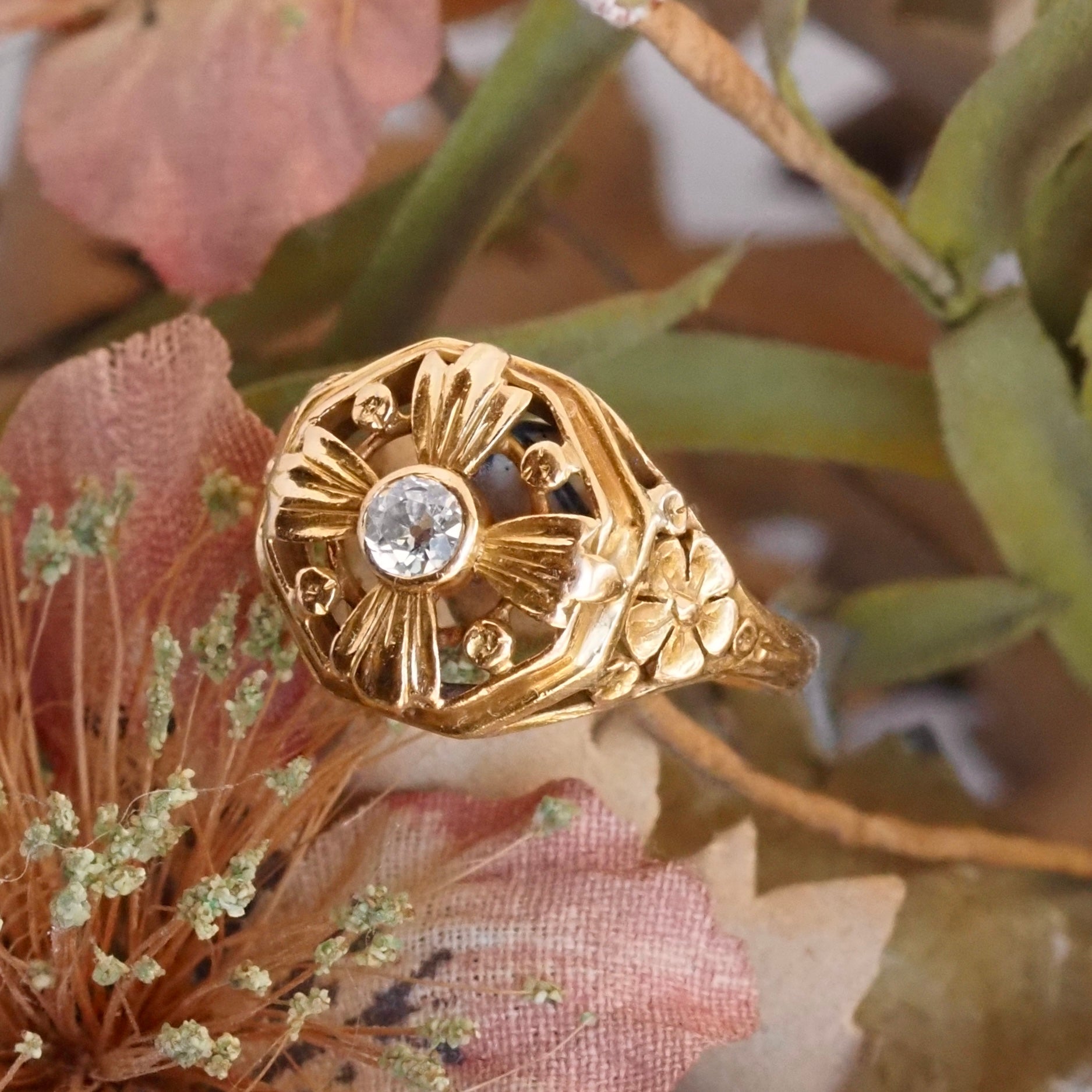 Art Nouveau Old Mine Cut Diamond 18k Gold Floral Ring