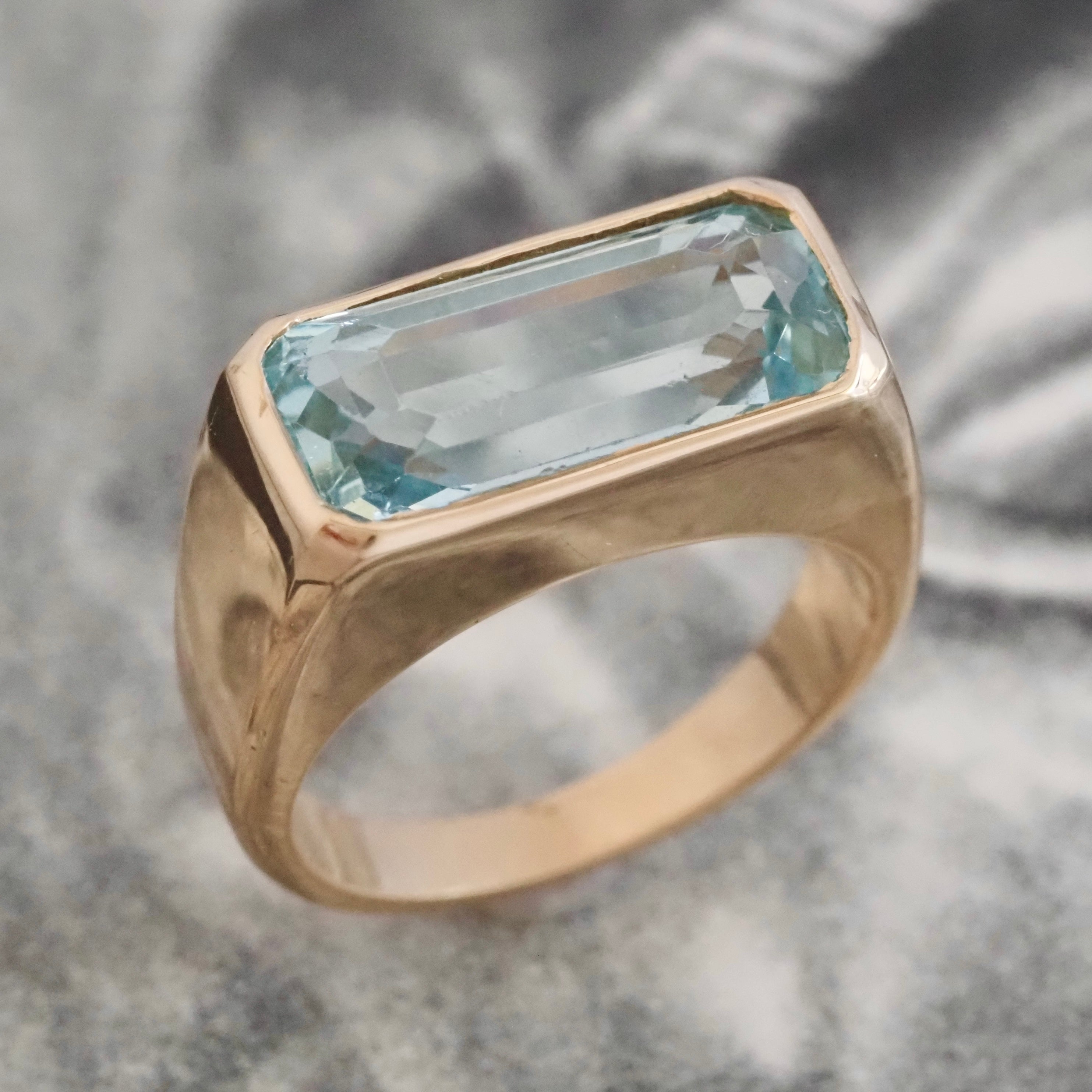 Vintage 14k Gold Aquamarine Saddle Ring