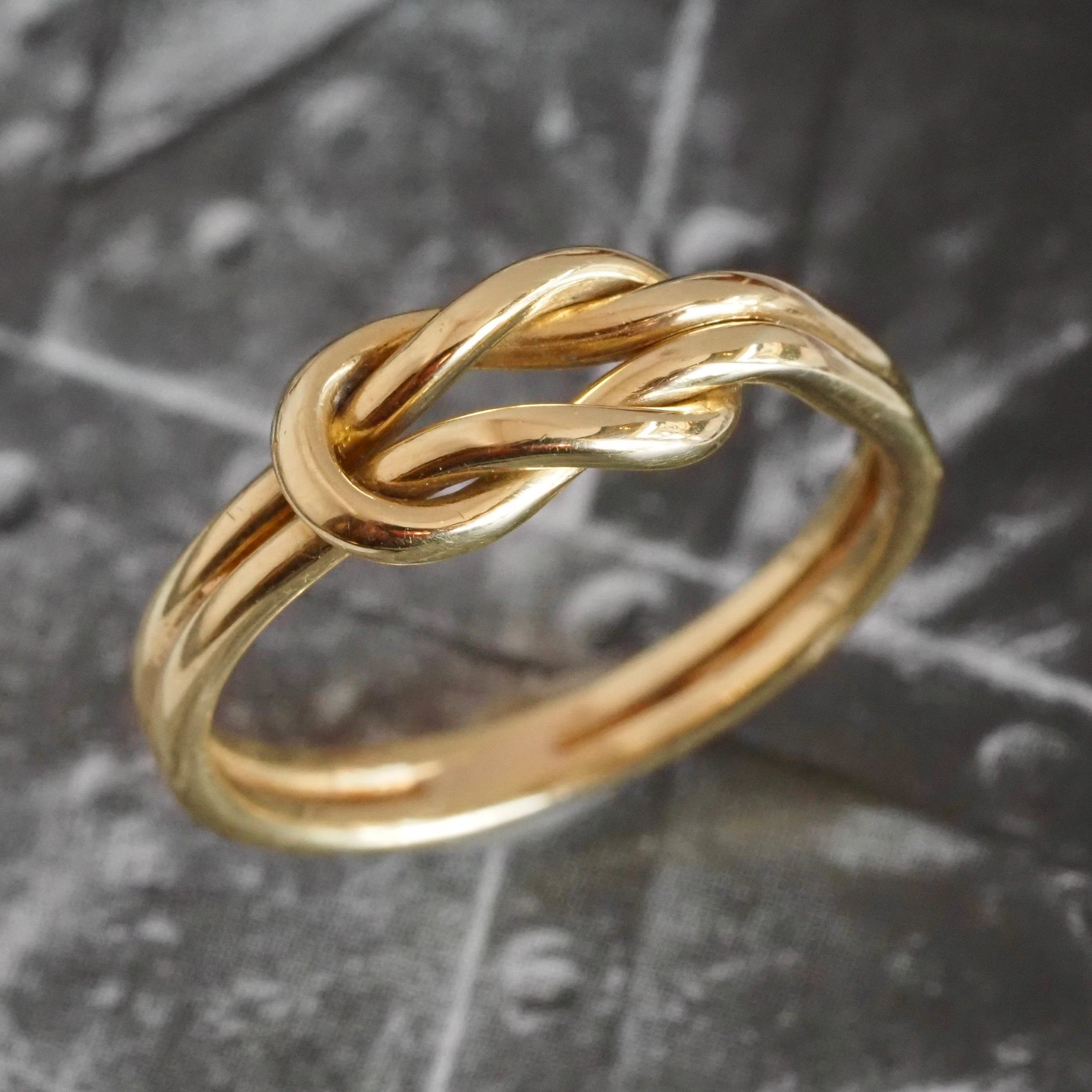 Vintage 18k Gold Knot Ring