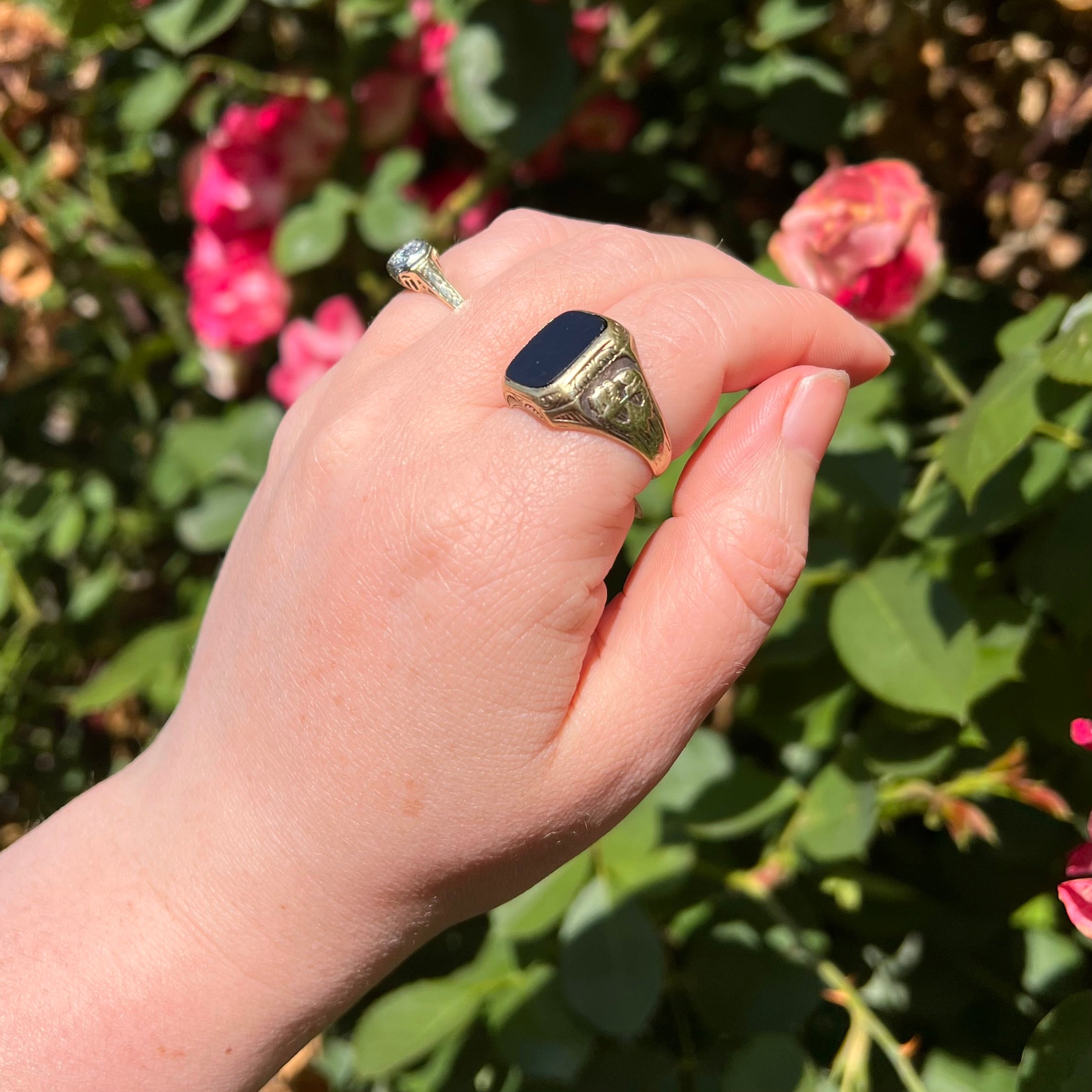 Vintage Onyx 14k Gold Lions and Columns Signet Ring