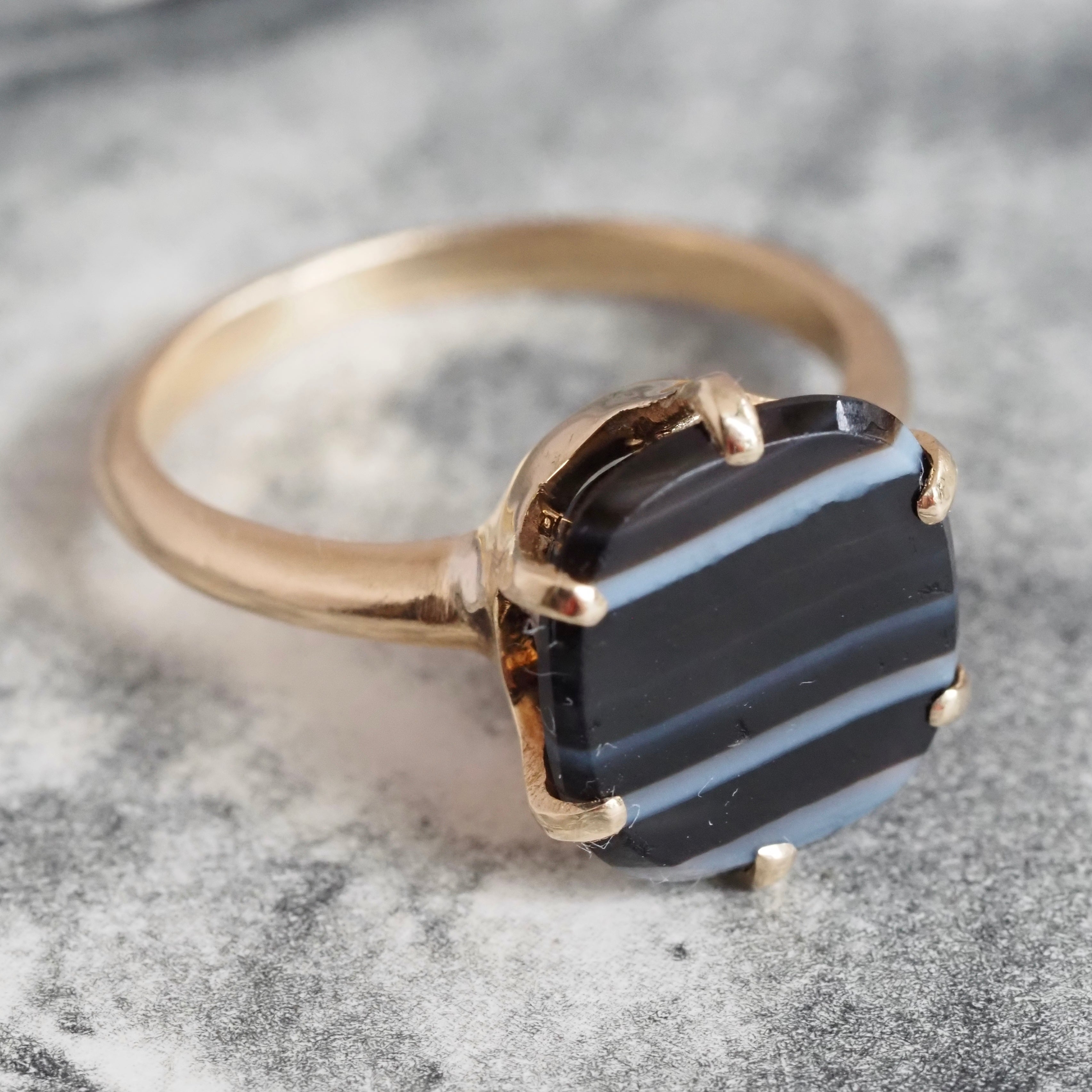 Vintage English Banded Agate 14k Gold Ring