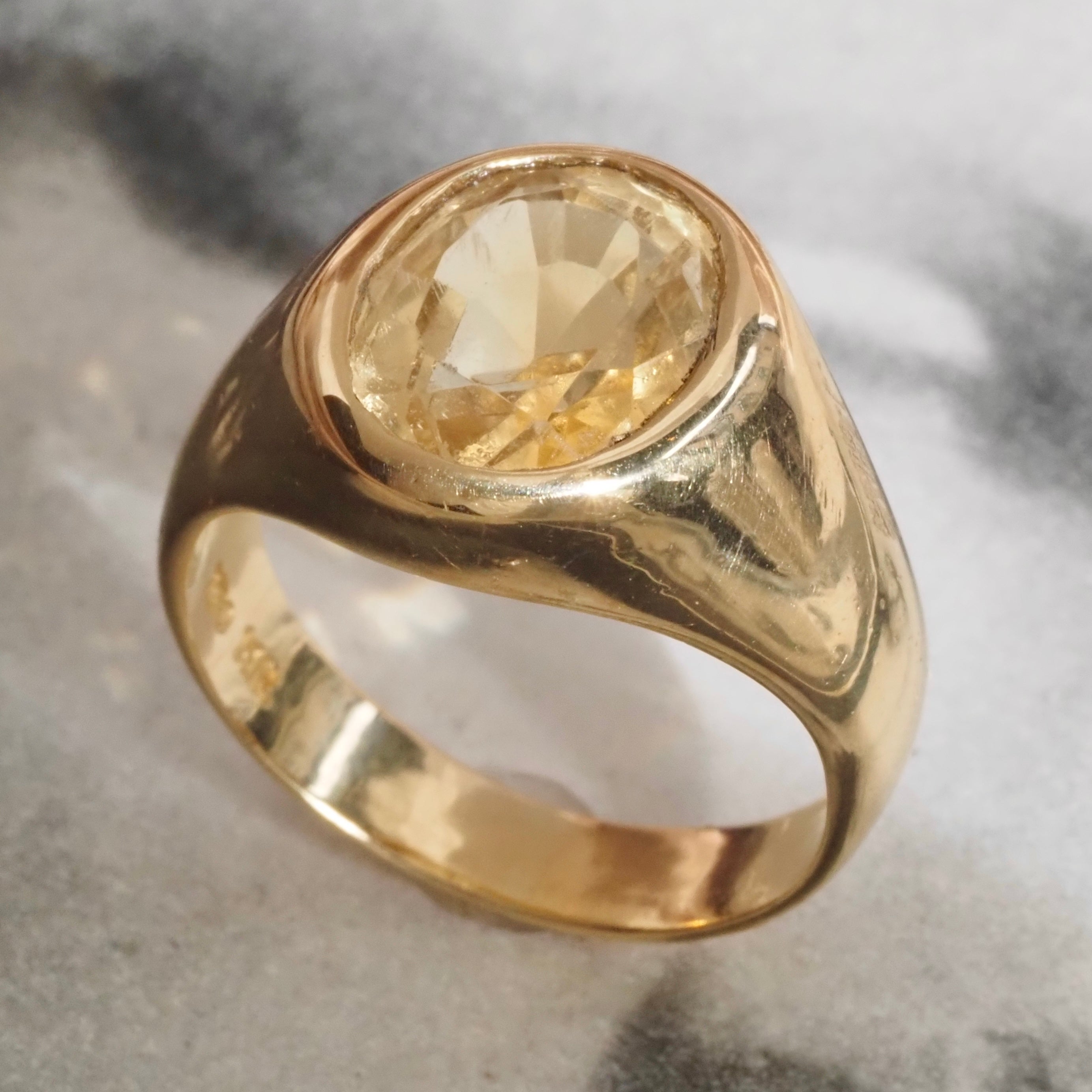Vintage Citrine 18k Flush Set Signet Ring