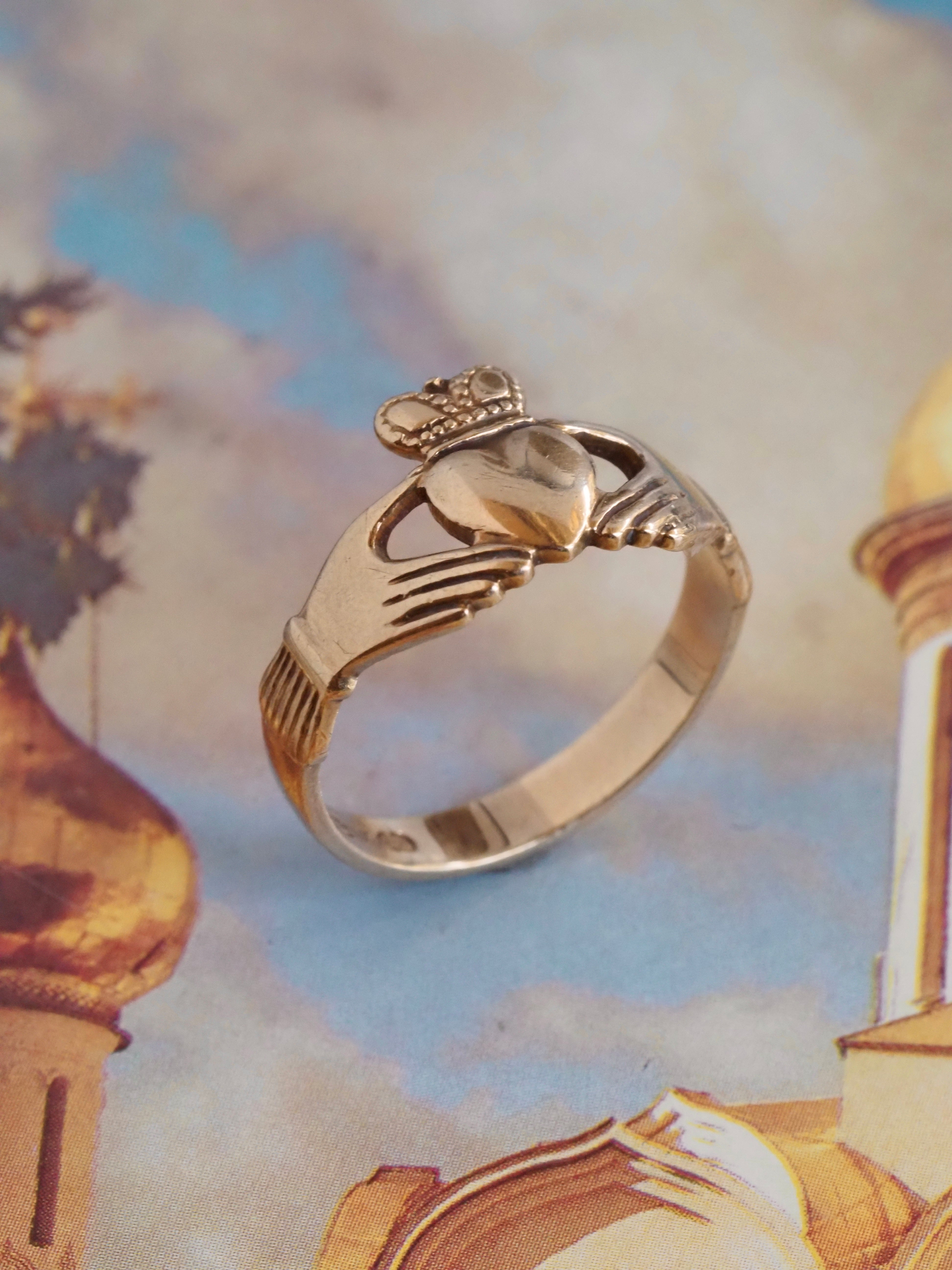 Vintage Irish 9k Gold Claddagh Ring