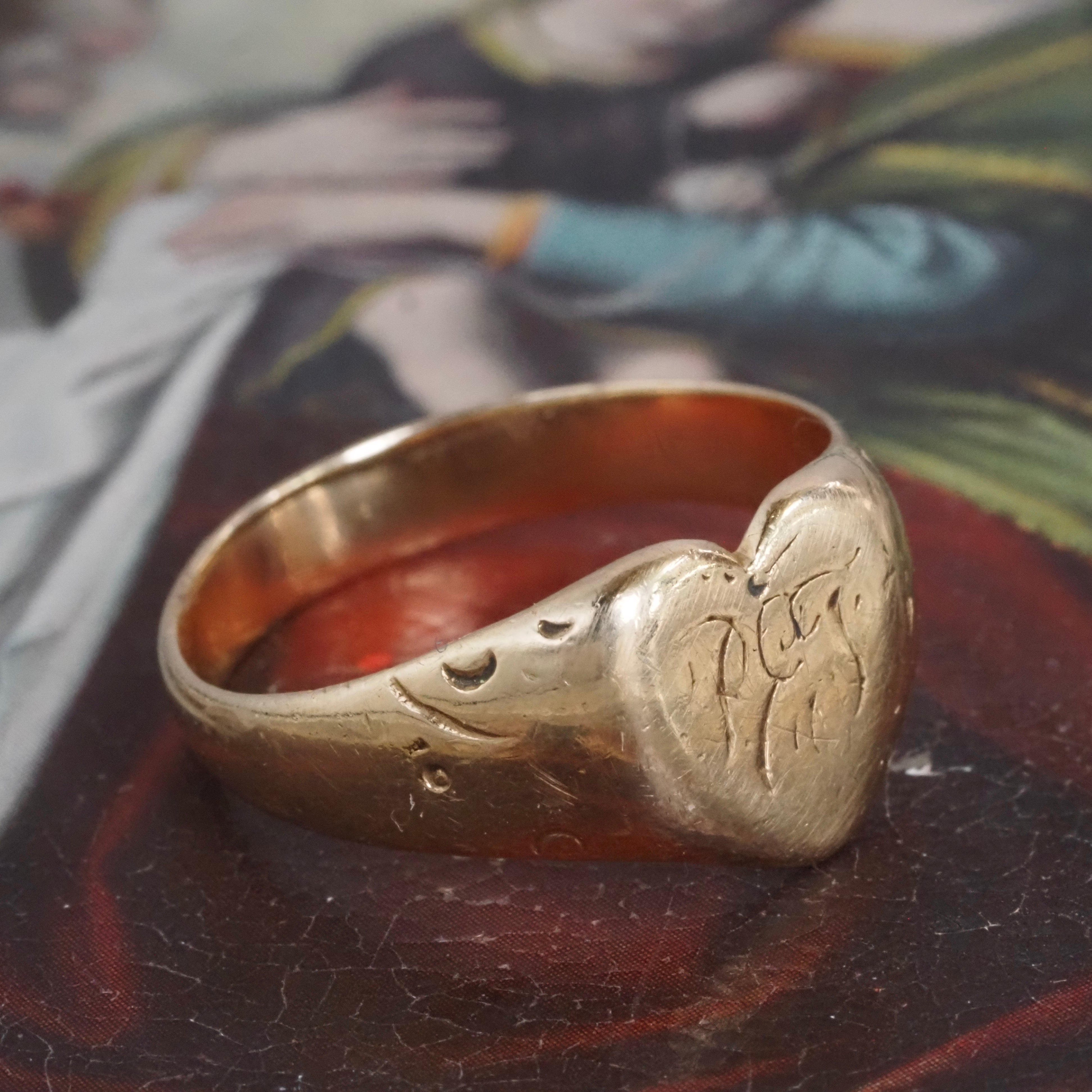 Antique c. 1927 14k Gold Heart Engraved Signet Ring