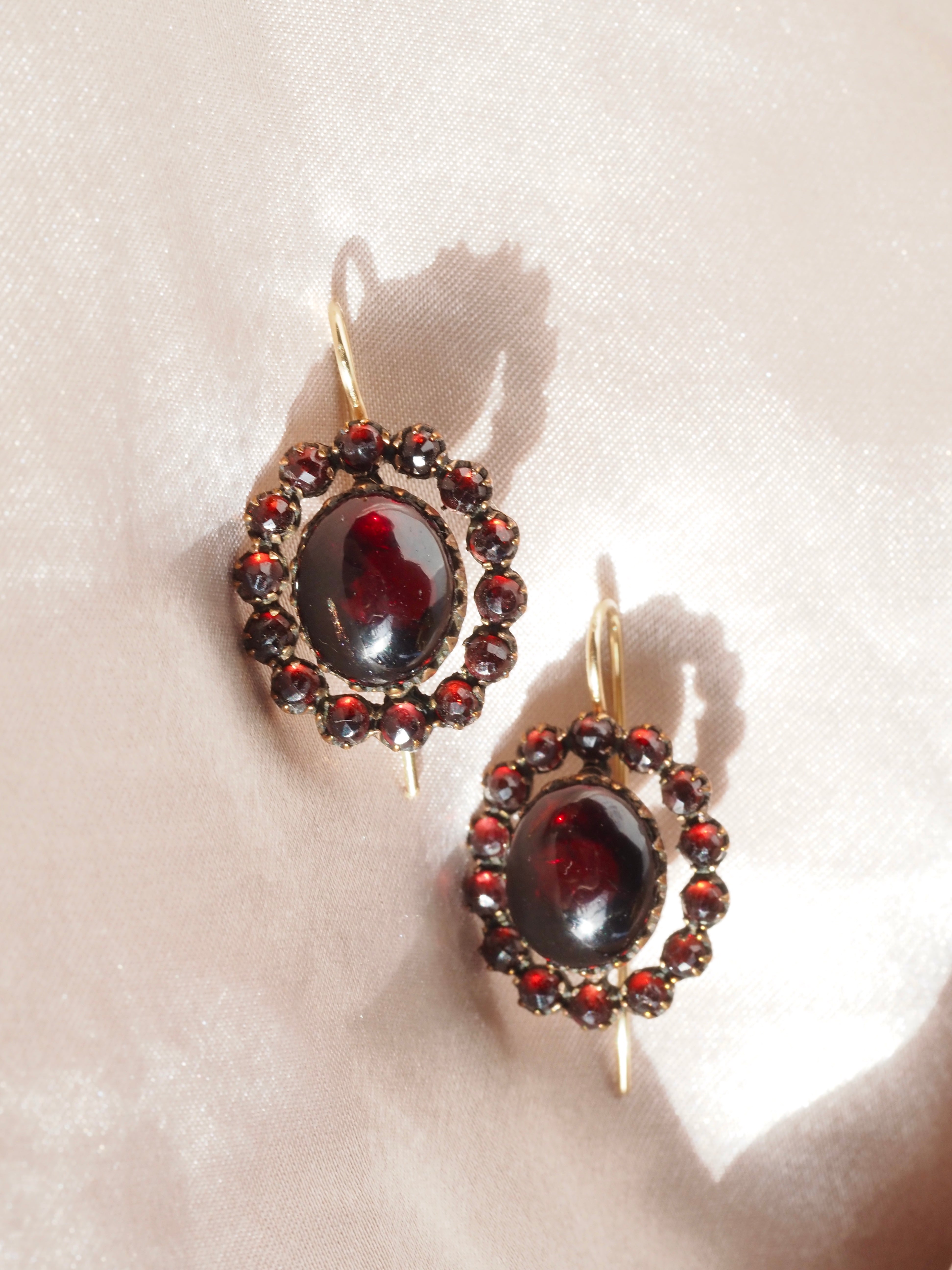 Antique Garnet 14k Gold Earrings