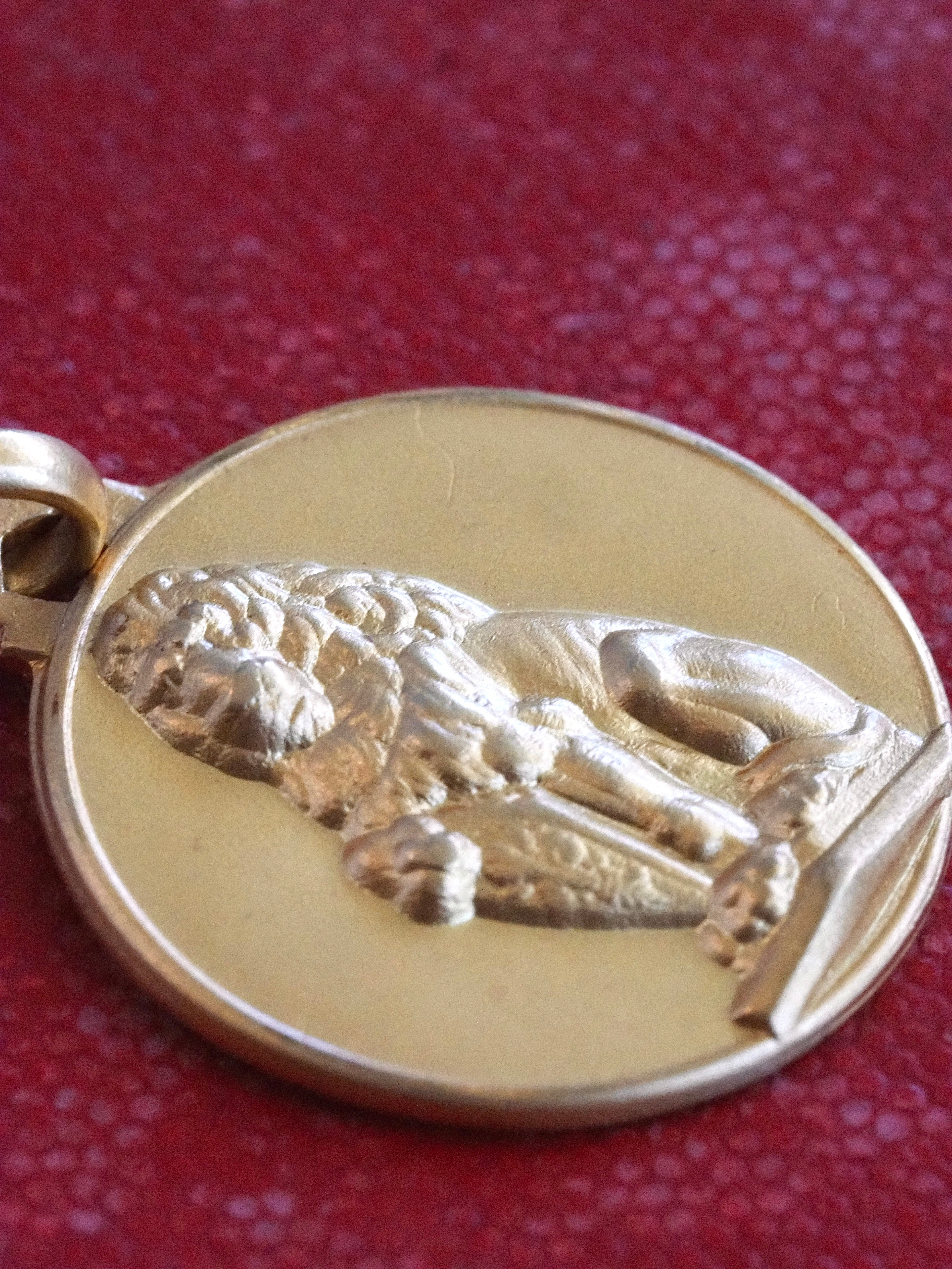 Vintage 18k Gold Leo Lion Charm