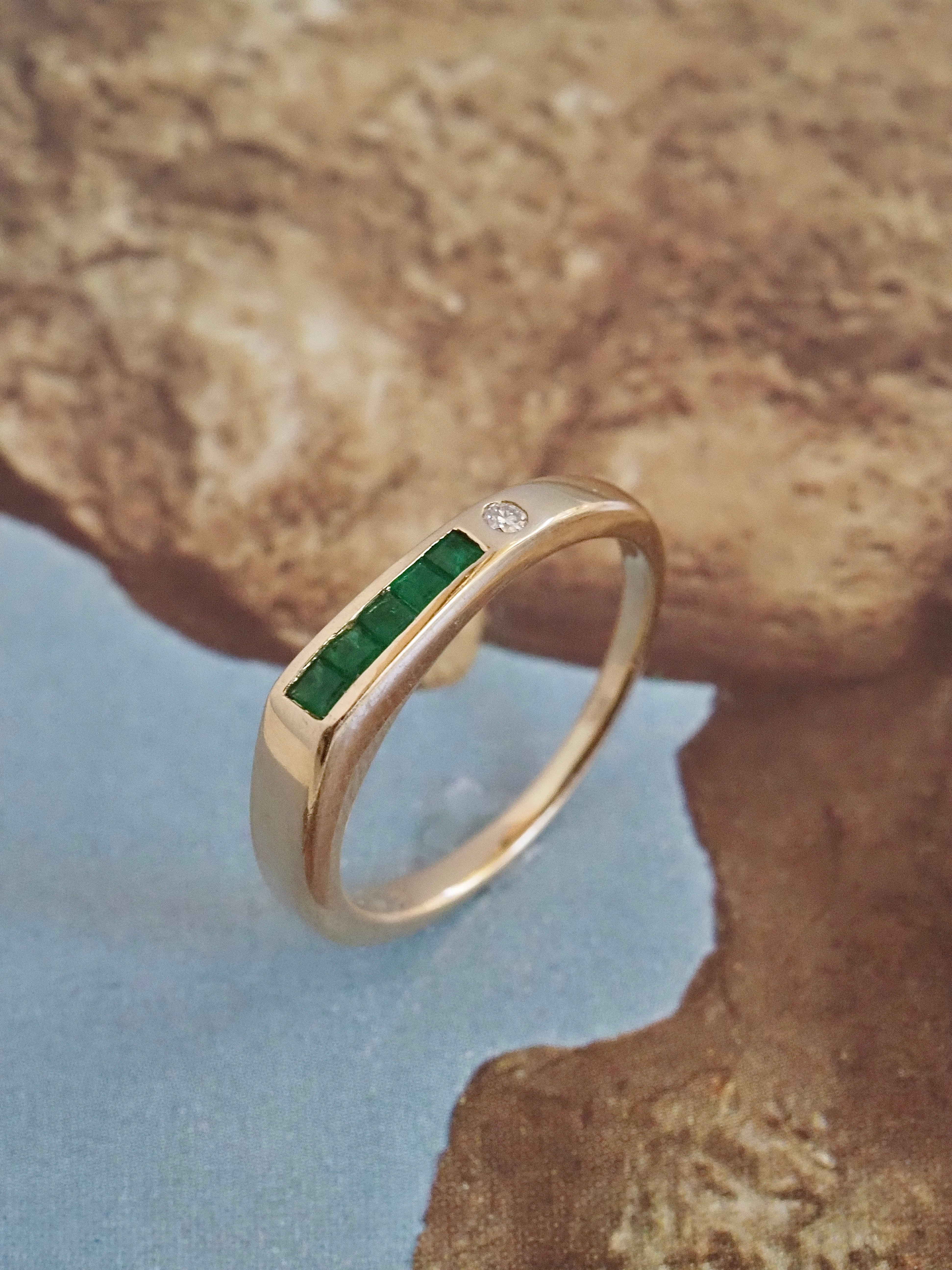 Vintage Modernist 14k Gold Emerald Diamond Band