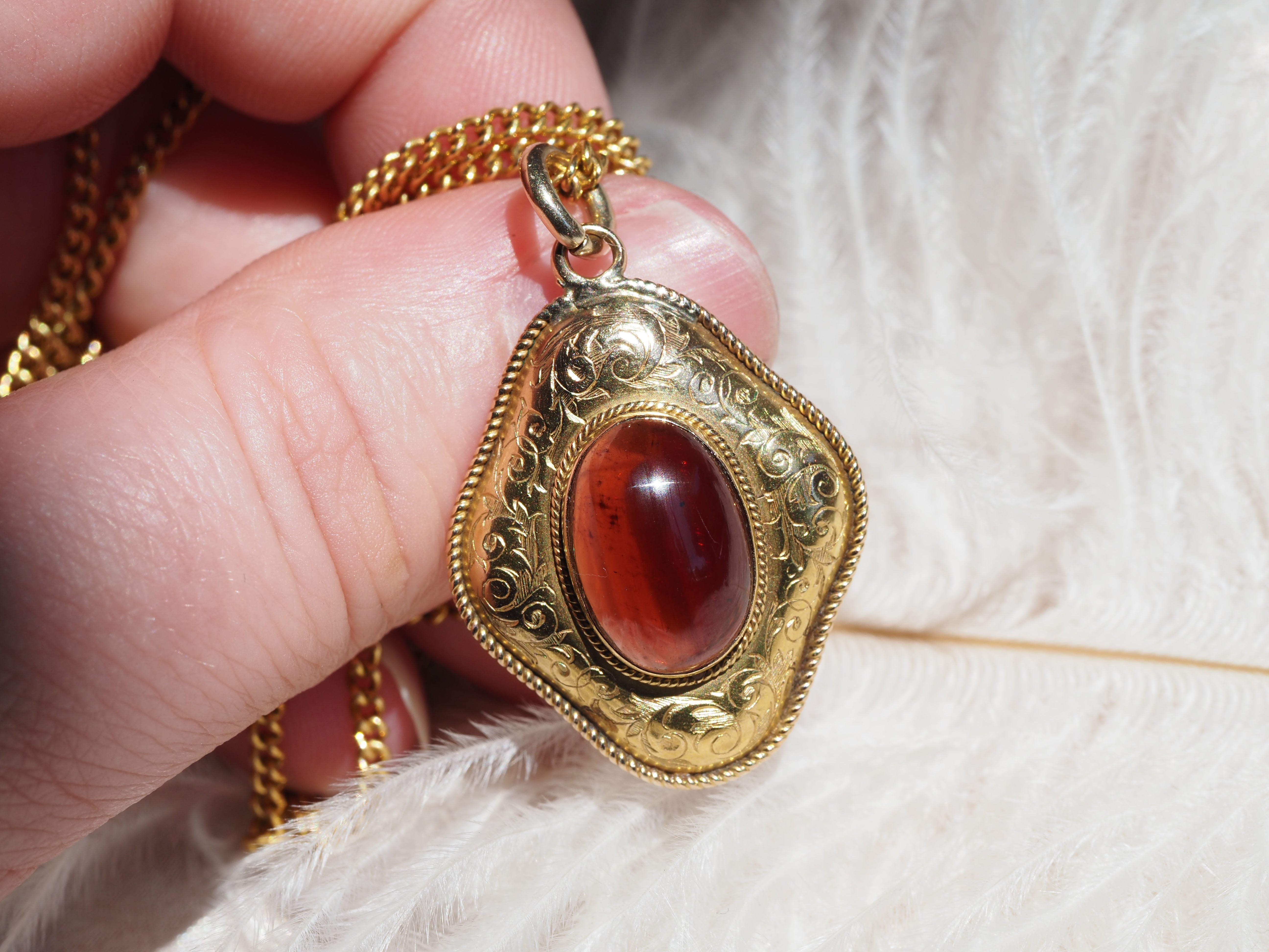 Victorian English 15k Gold Garnet Locket