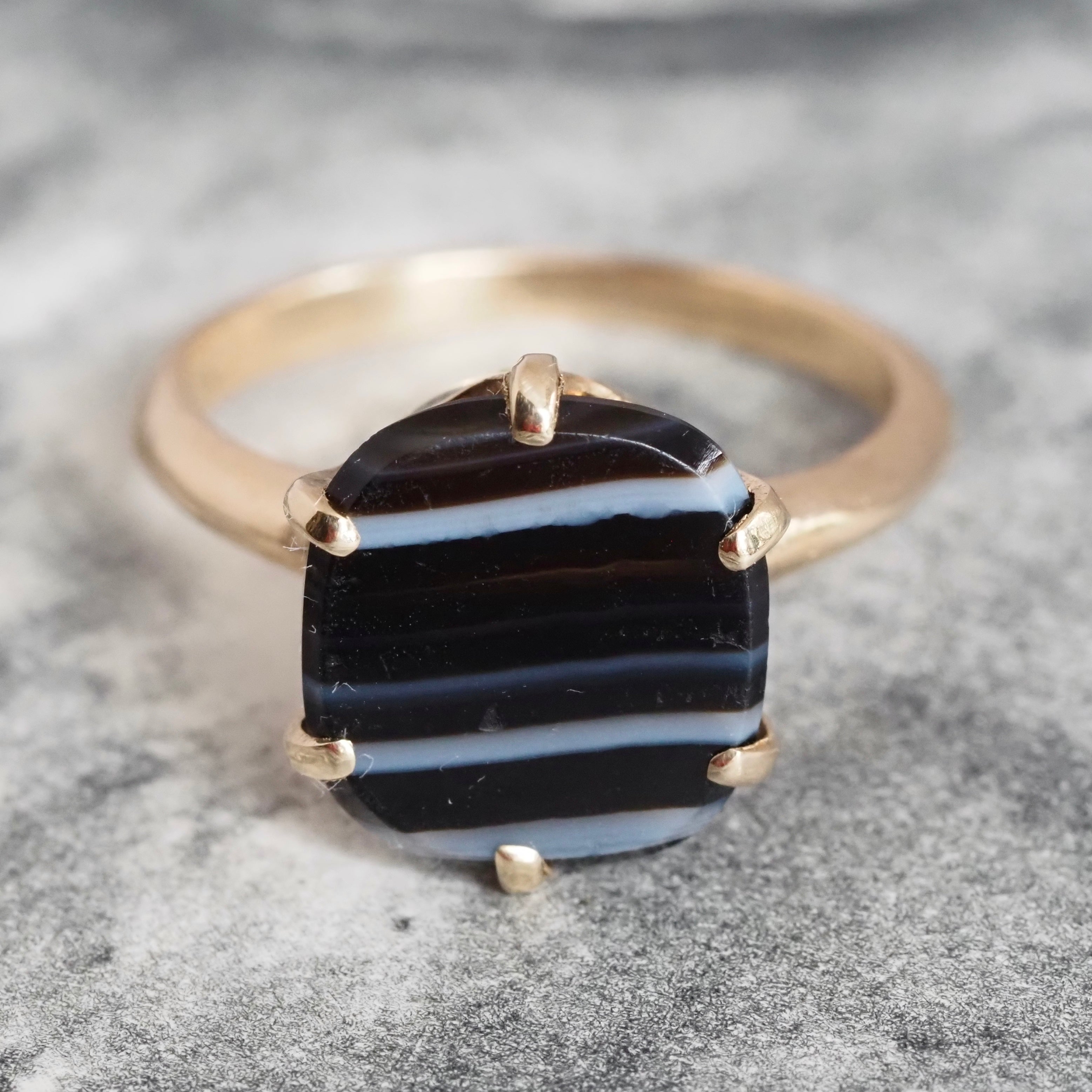 Vintage English Banded Agate 14k Gold Ring