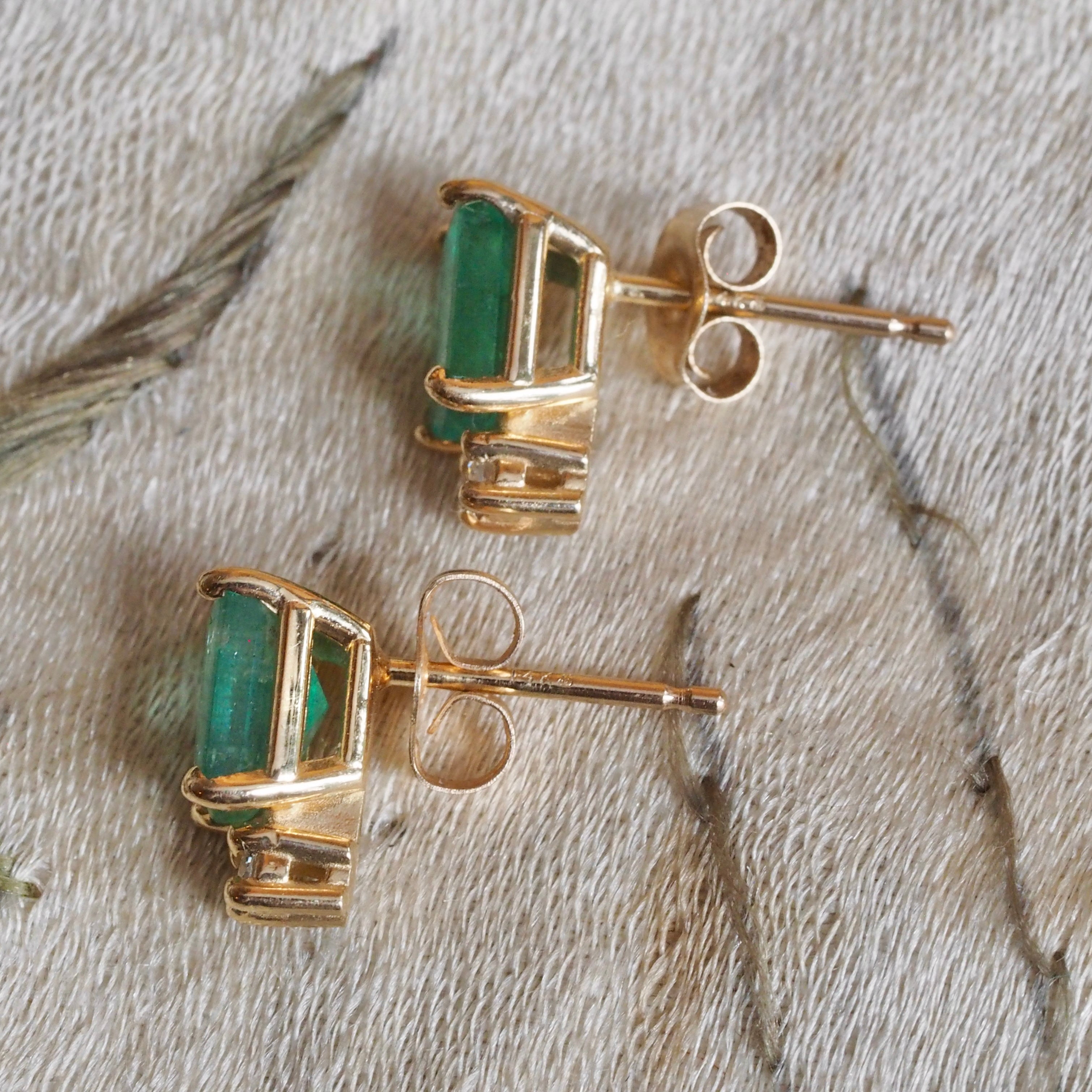 Vintage 14k Gold Emerald and Diamond Earrings