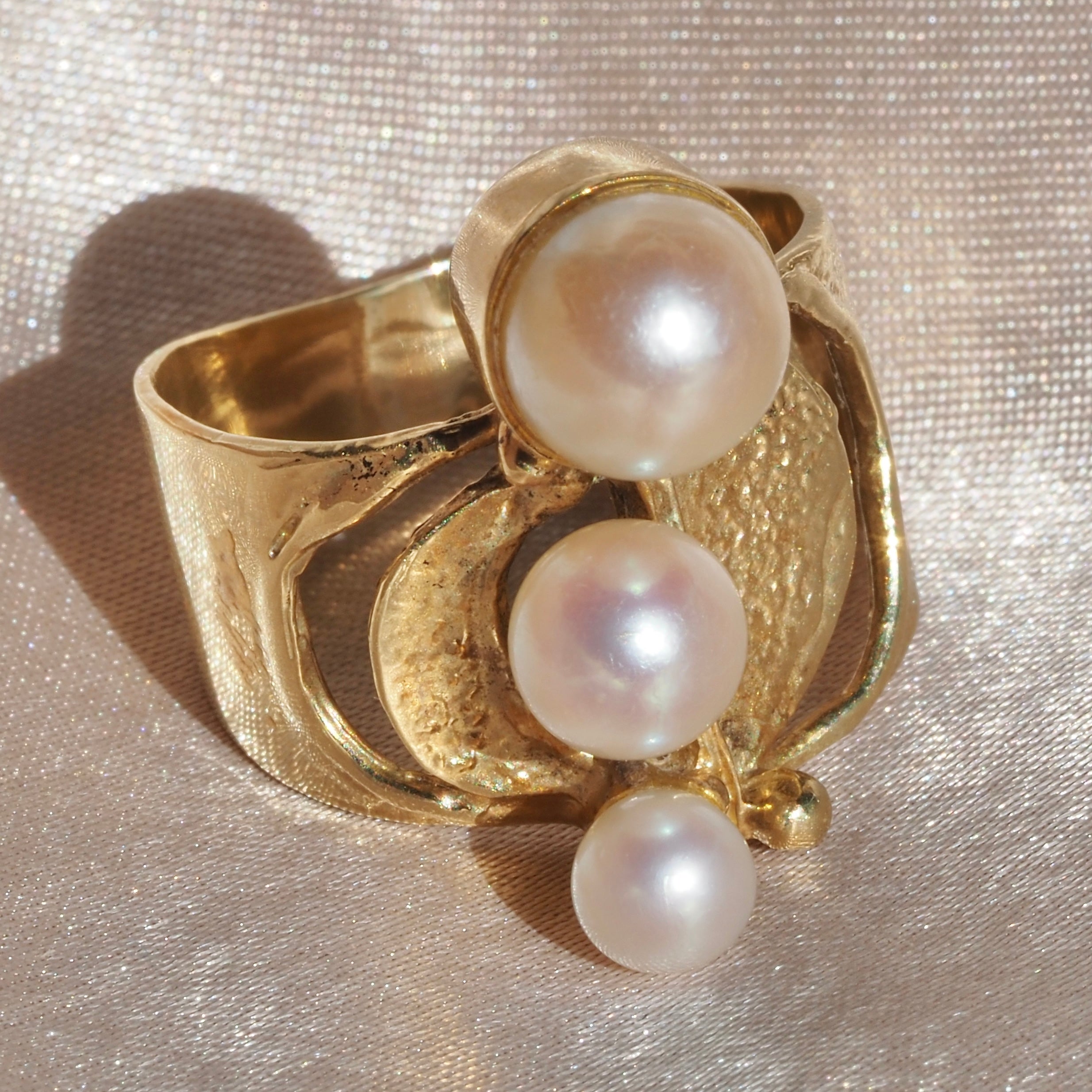 Vintage Brutalist Pearl Trilogy 14k Gold Ring