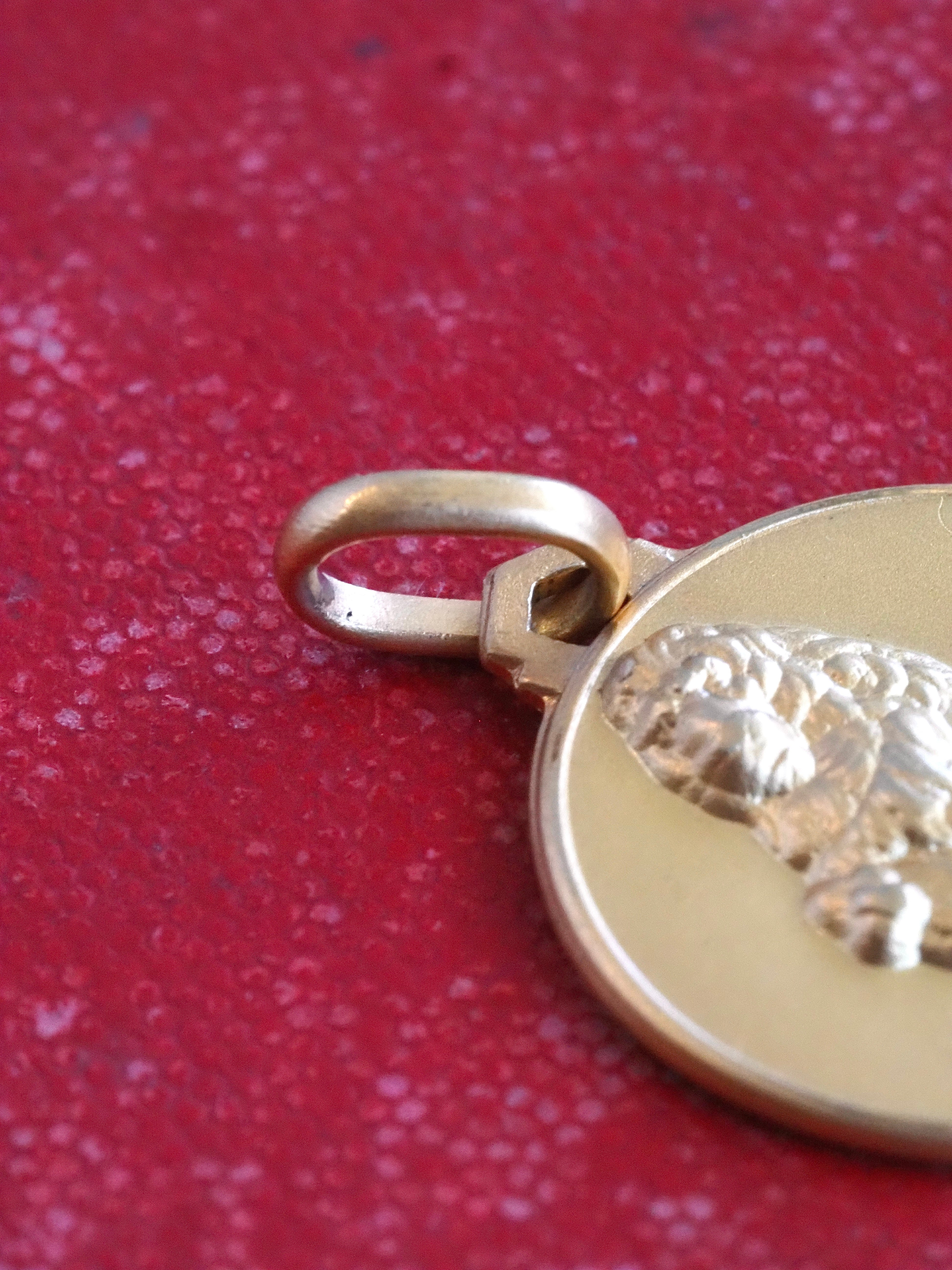 Vintage 18k Gold Leo Lion Charm