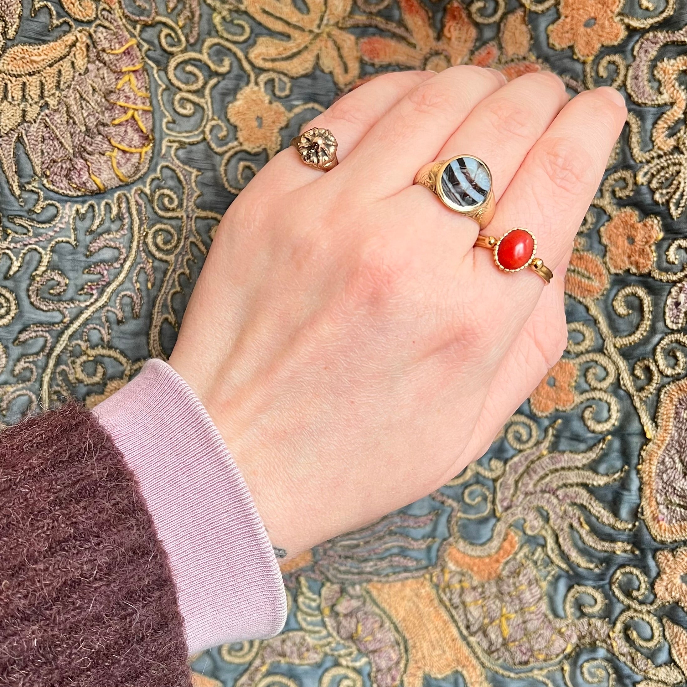 Antique Coral 18k Gold Ring