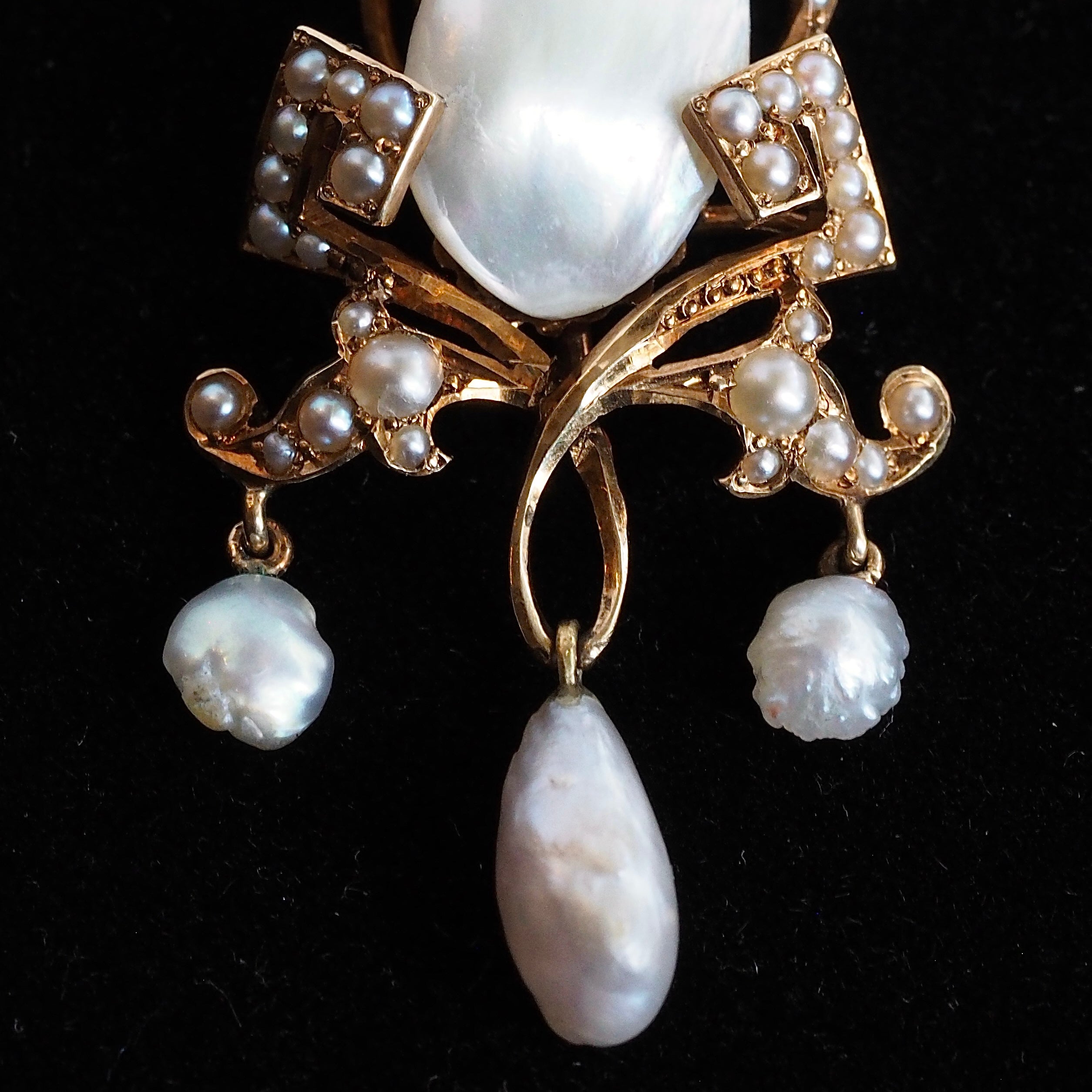 Antique Victorian 14k Gold Pearl Lavalier Necklace