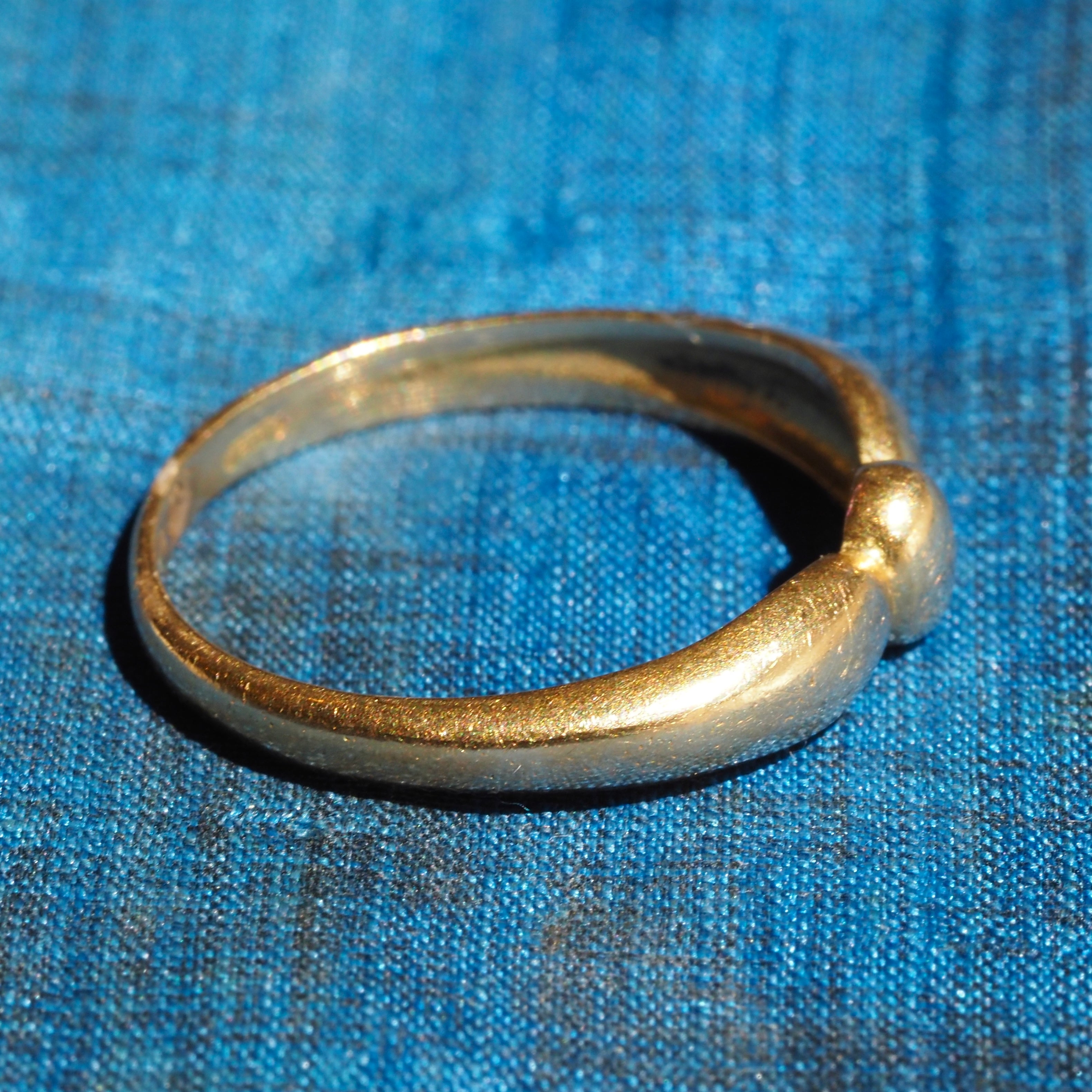 Vintage Portuguese 19k Gold Bow Ring