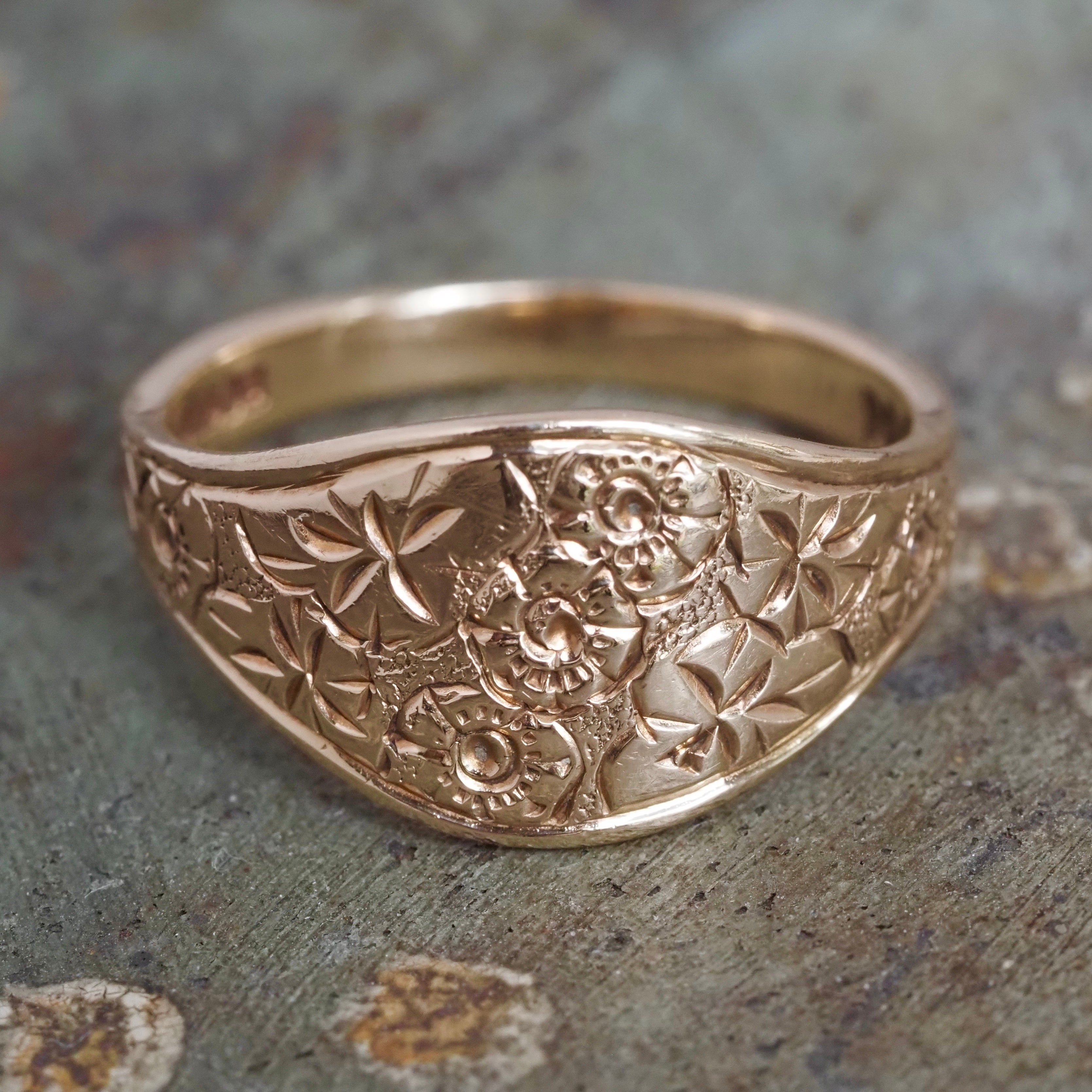 Vintage English 9k Gold Floral Engraved Cigar Band