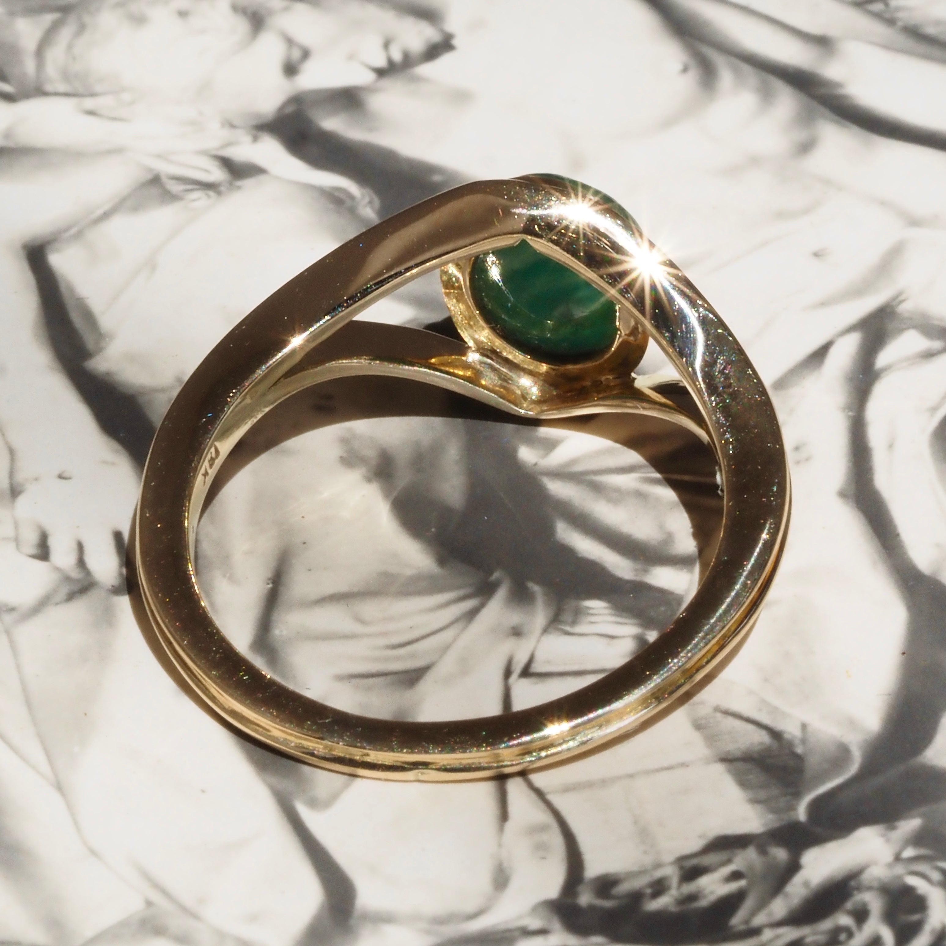 Vintage Modernist Emerald Cabochon 18k Gold Ring