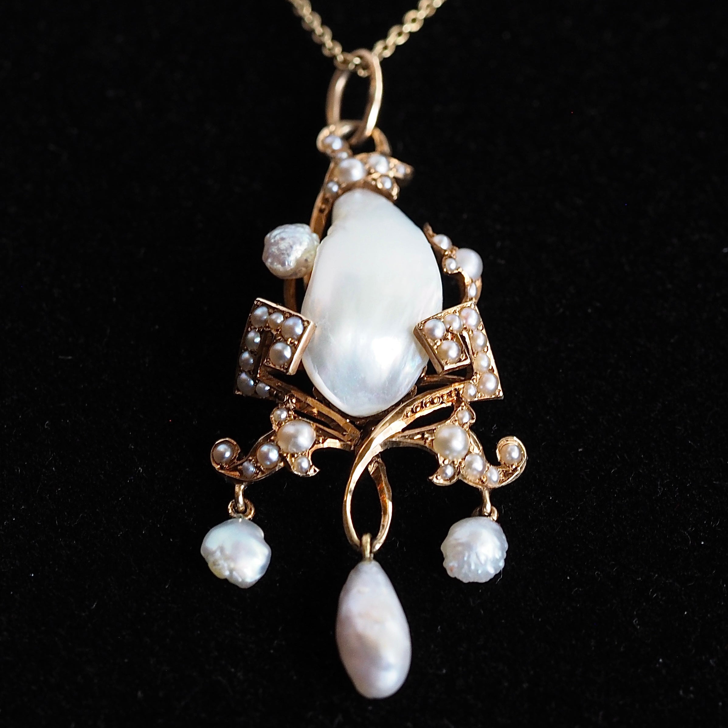 Antique Victorian 14k Gold Pearl Lavalier Necklace