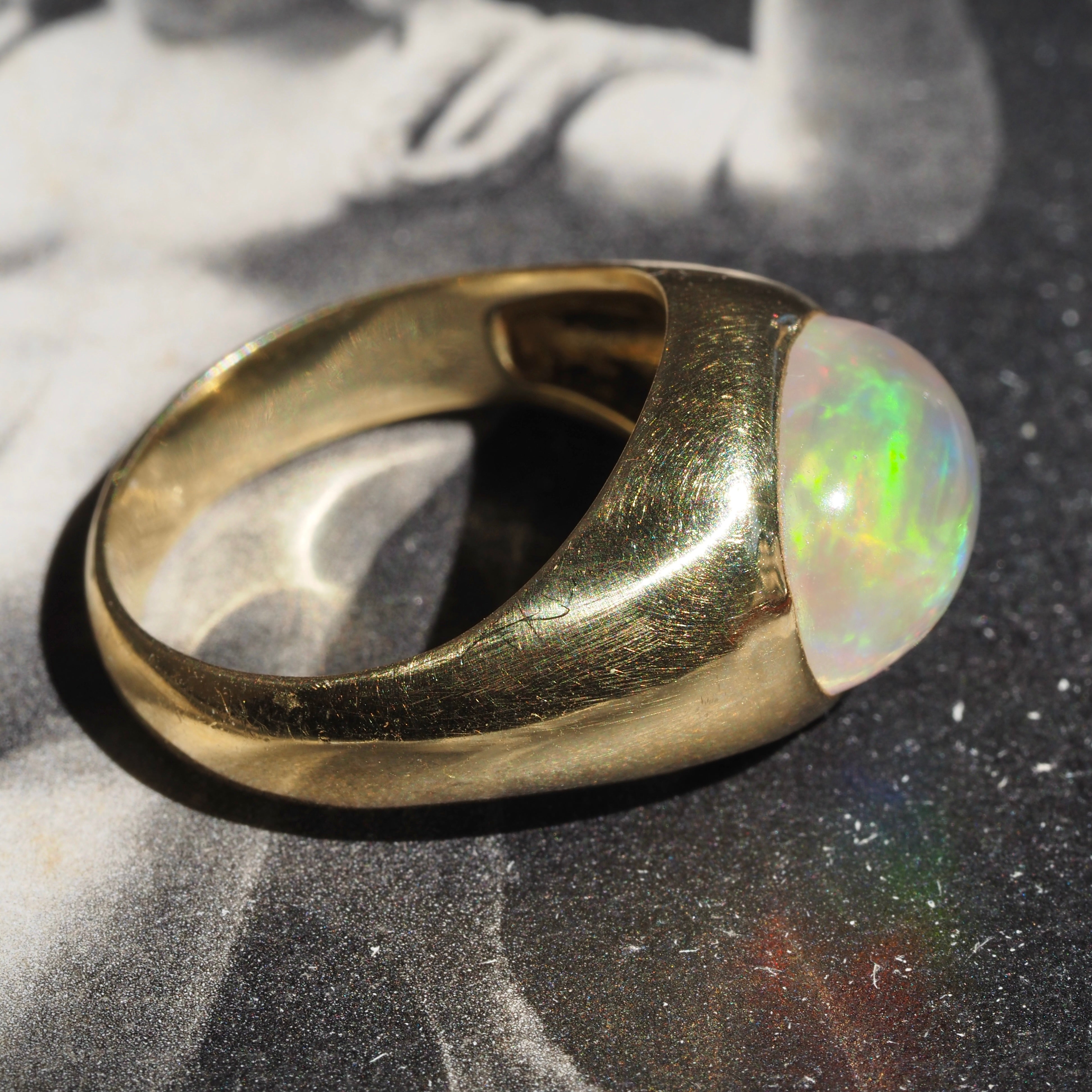 Jelly Opal Cabochon 18k Gold Dome Ring