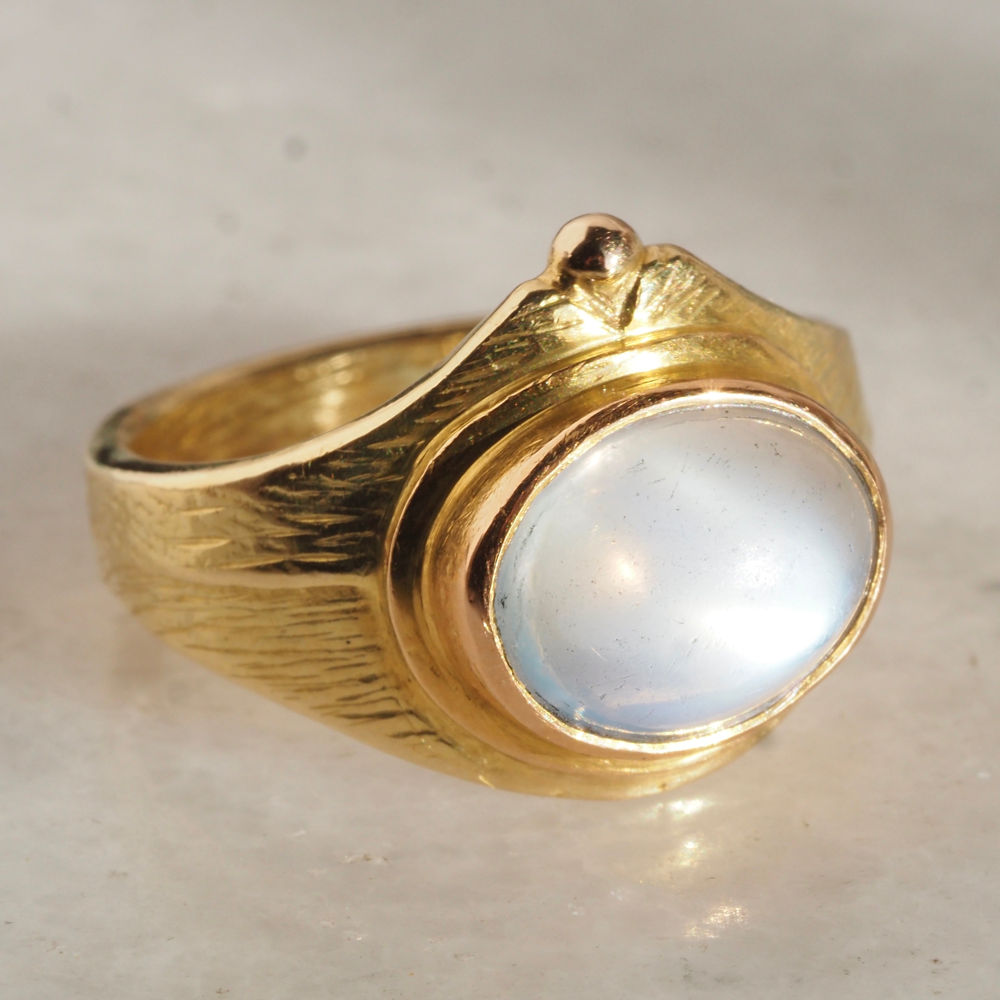 Moonstone Cabochon 18k Gold Ring