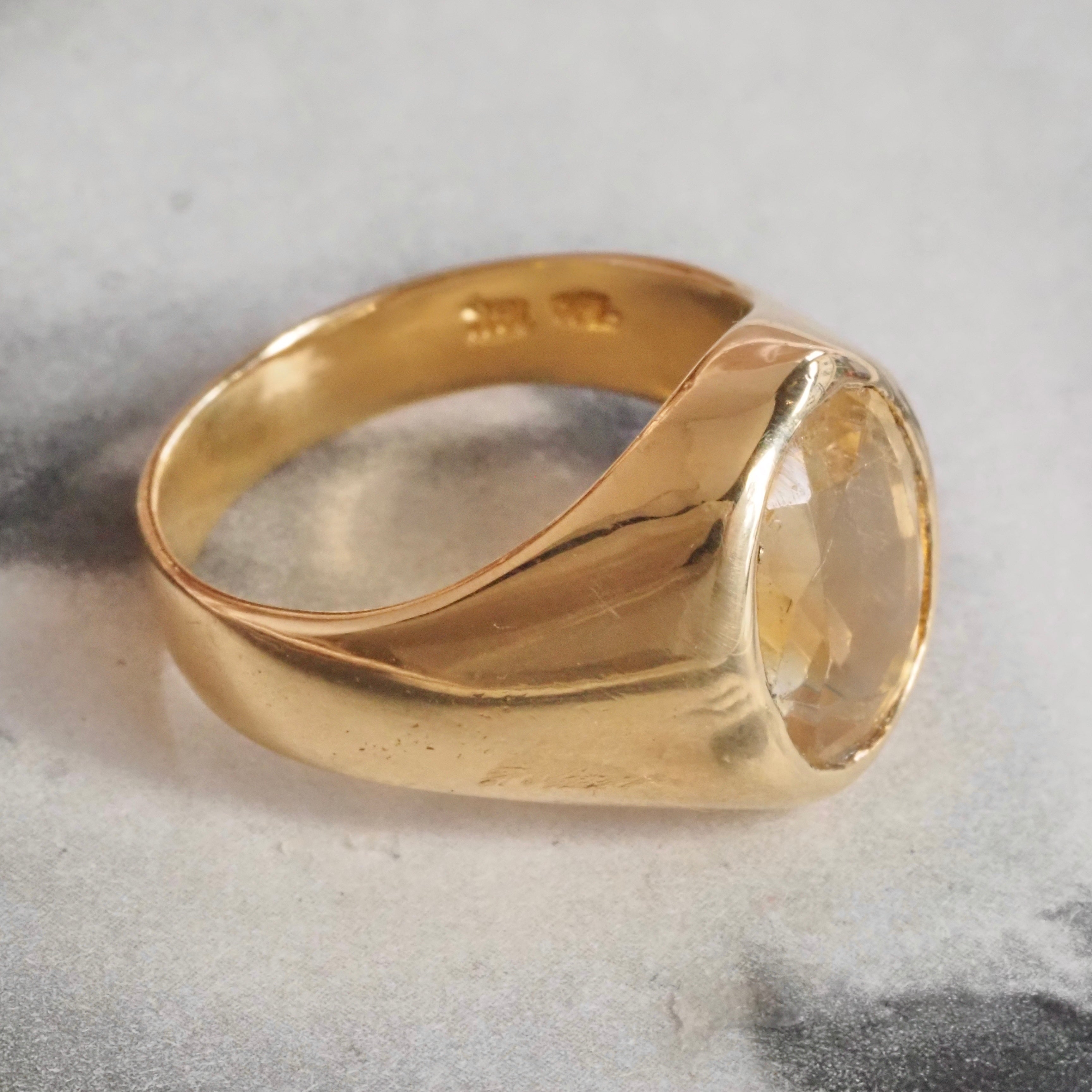 Vintage Citrine 18k Flush Set Signet Ring