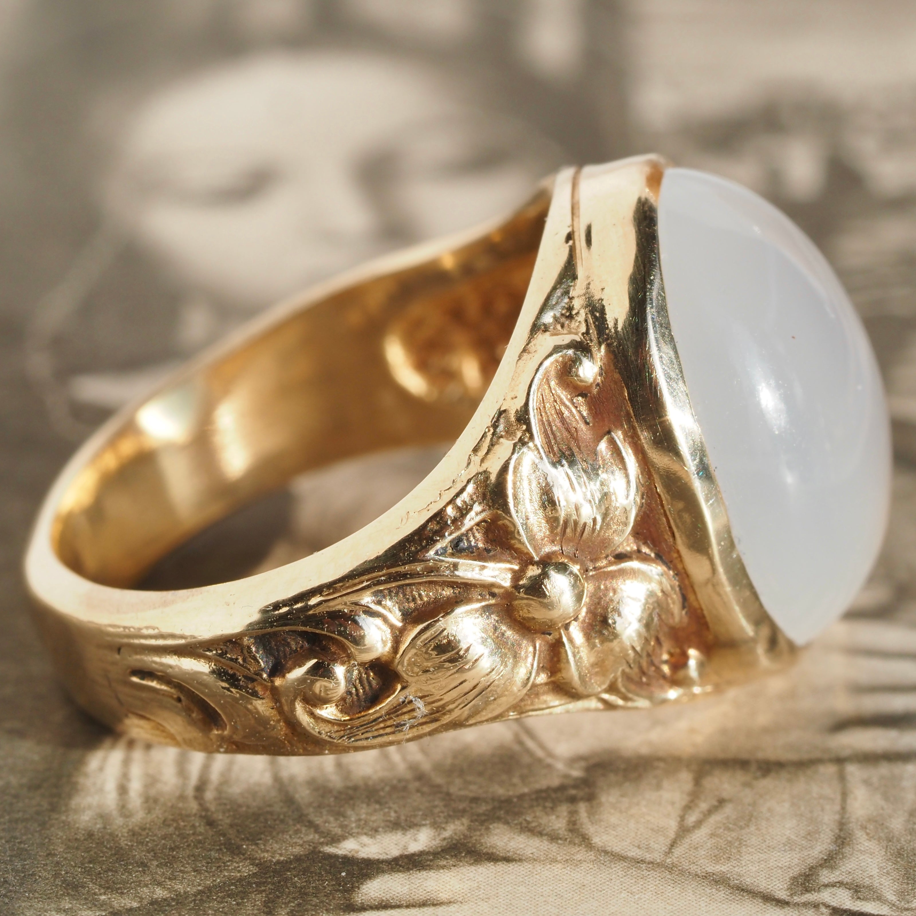 Vintage Floral 14k Gold Moonstone Ring