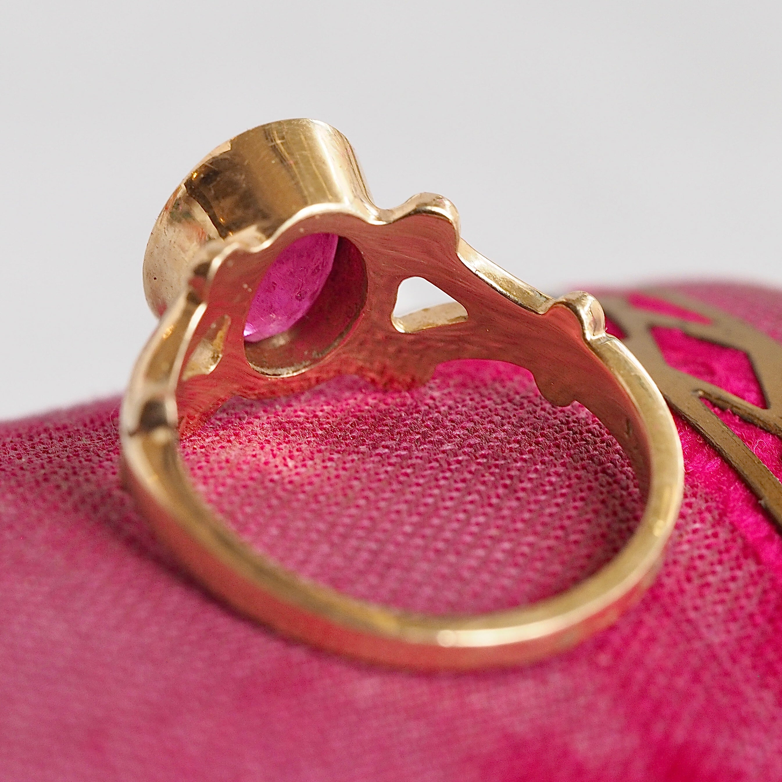 Vintage 14k Gold Natural Ruby Bezel Set Ring