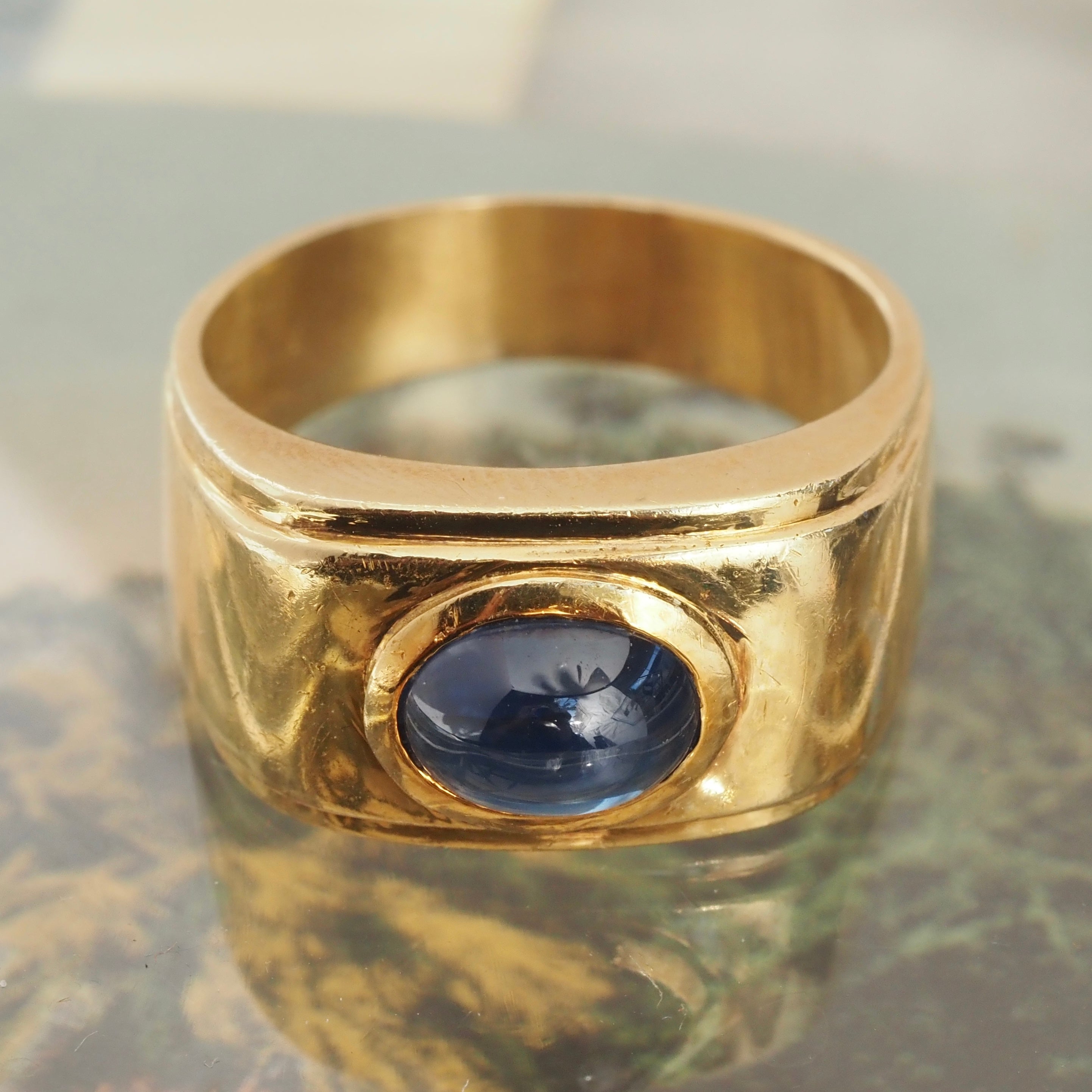 Modernist 18k Gold Natural Sapphire Cabochon Ring