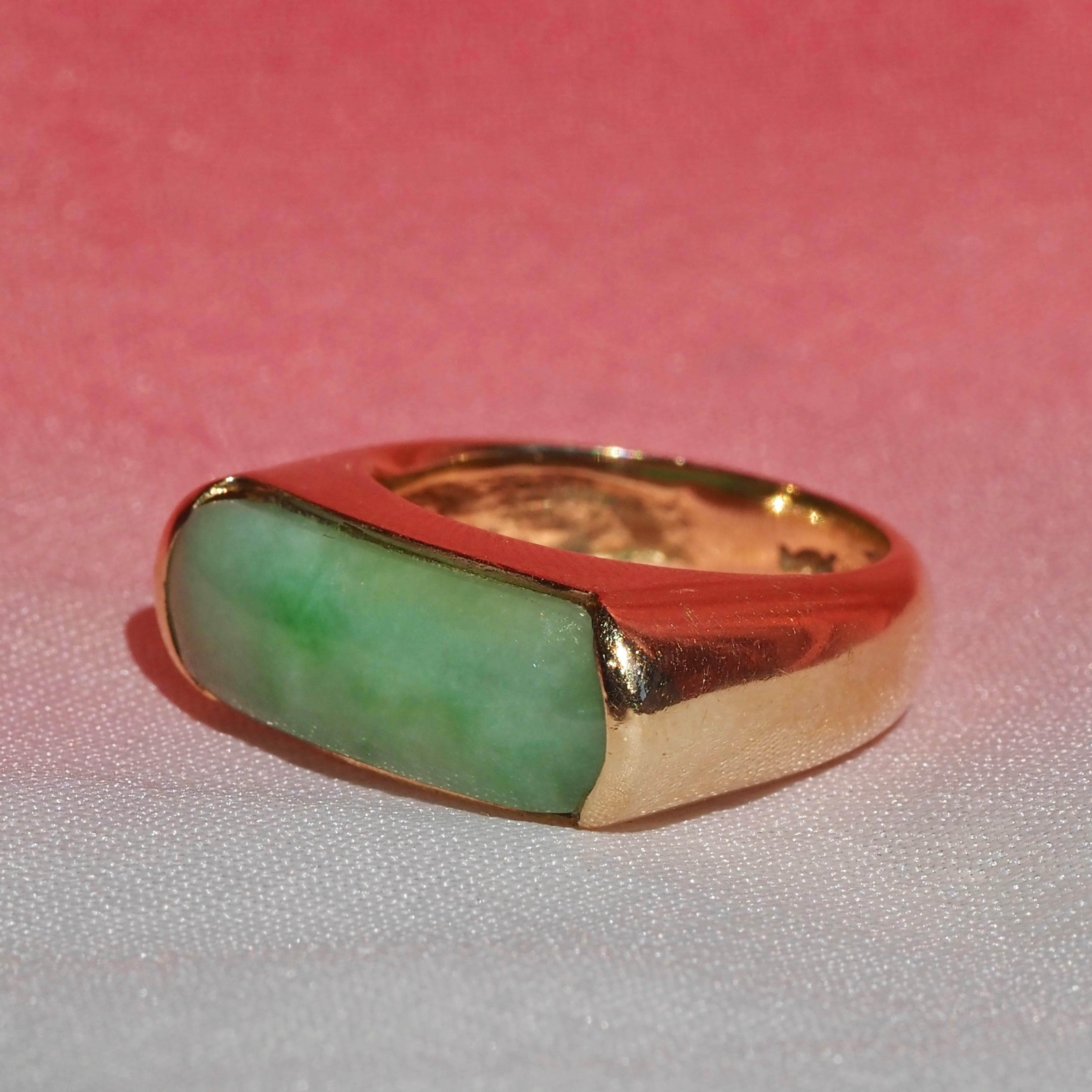 Vintage 14k Gold Jade Saddle Ring