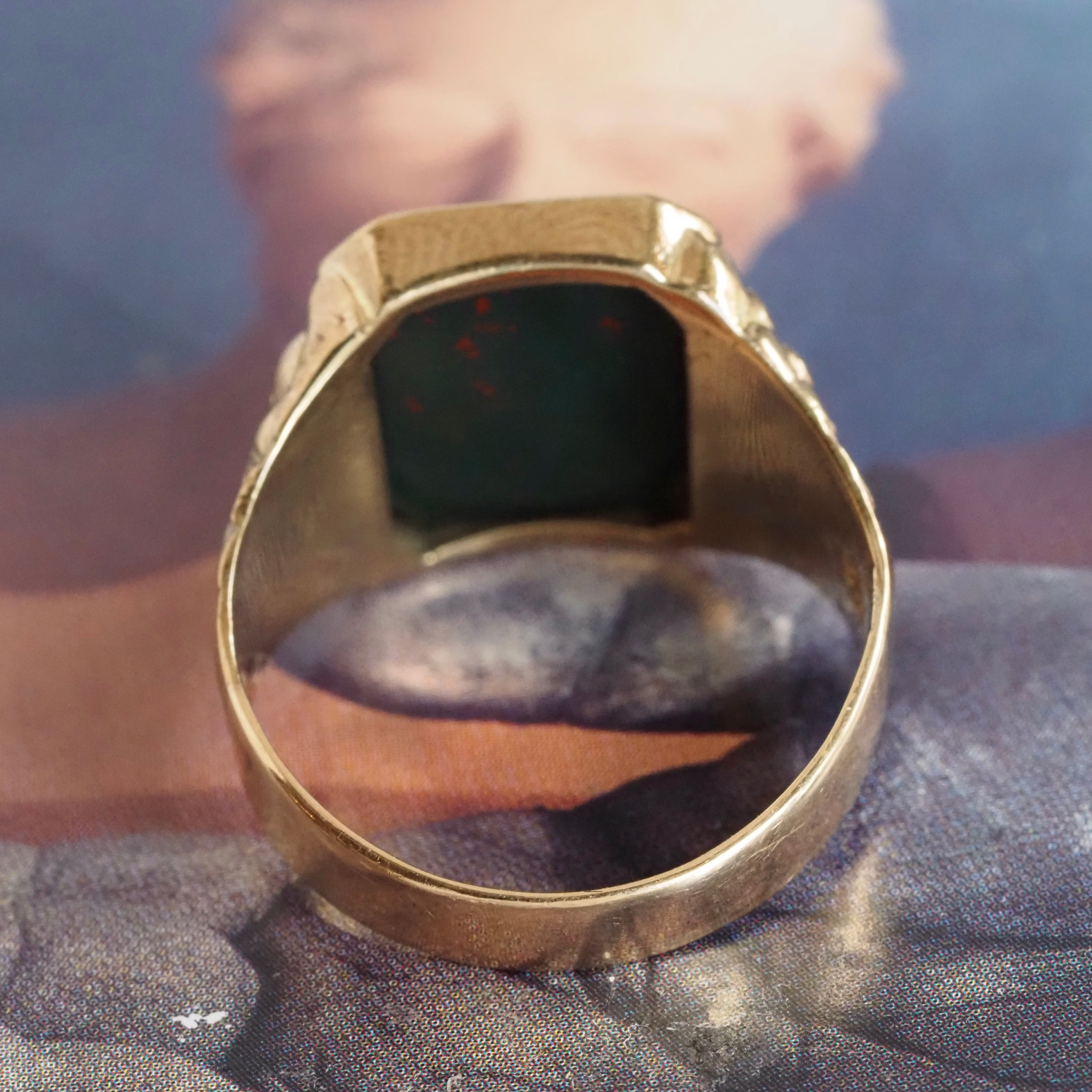 Vintage Bloodstone Floral 8k Gold Signet Ring