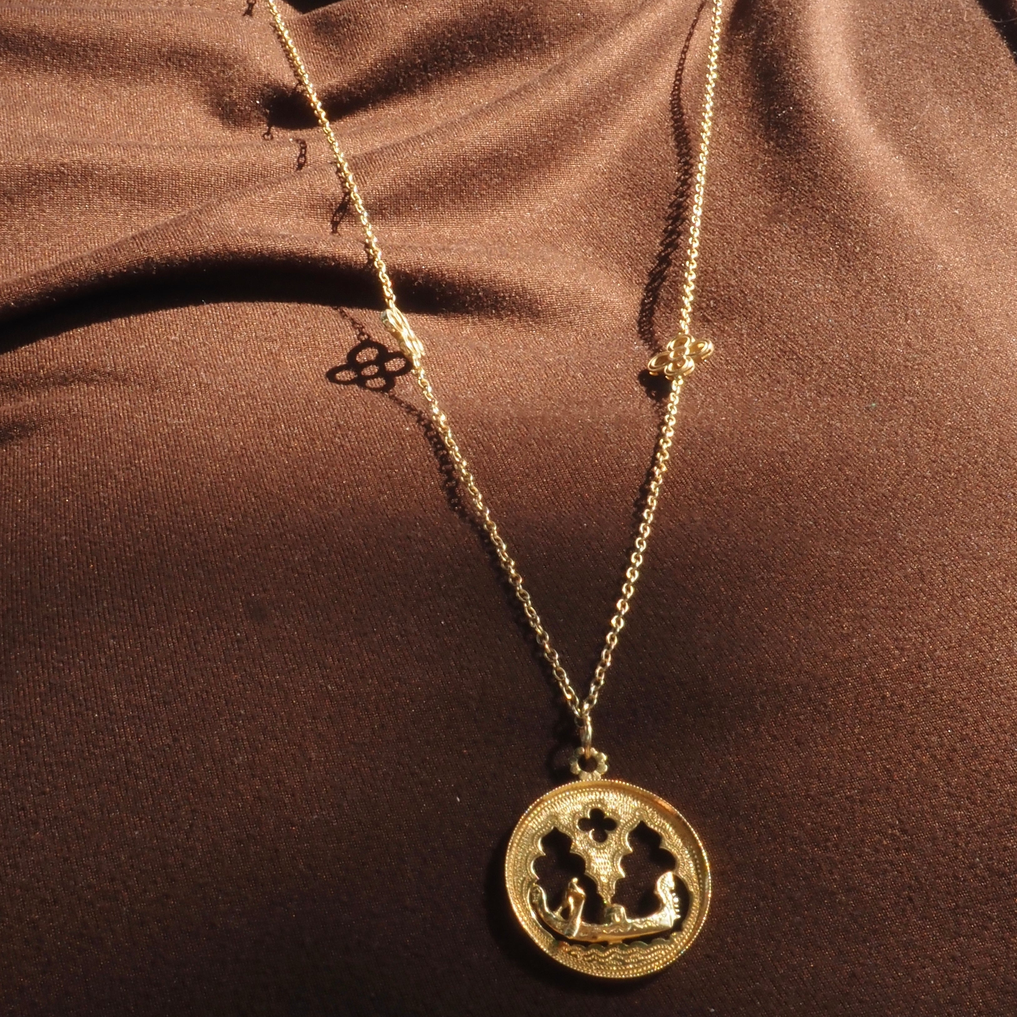 Vintage Venetian Cutout 18k Gold Pendant and Matching Quatrefoil Station Link 14k Gold Chain Necklace