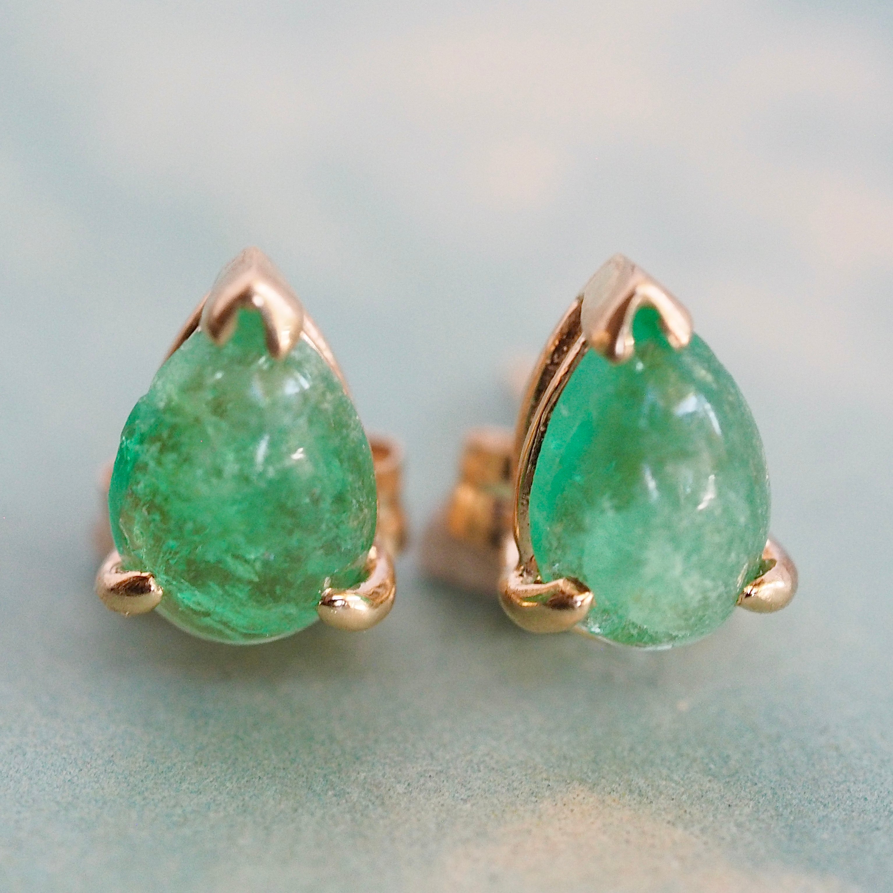 Vintage 14k Gold Emerald Pear Cabochon Stud Earrings