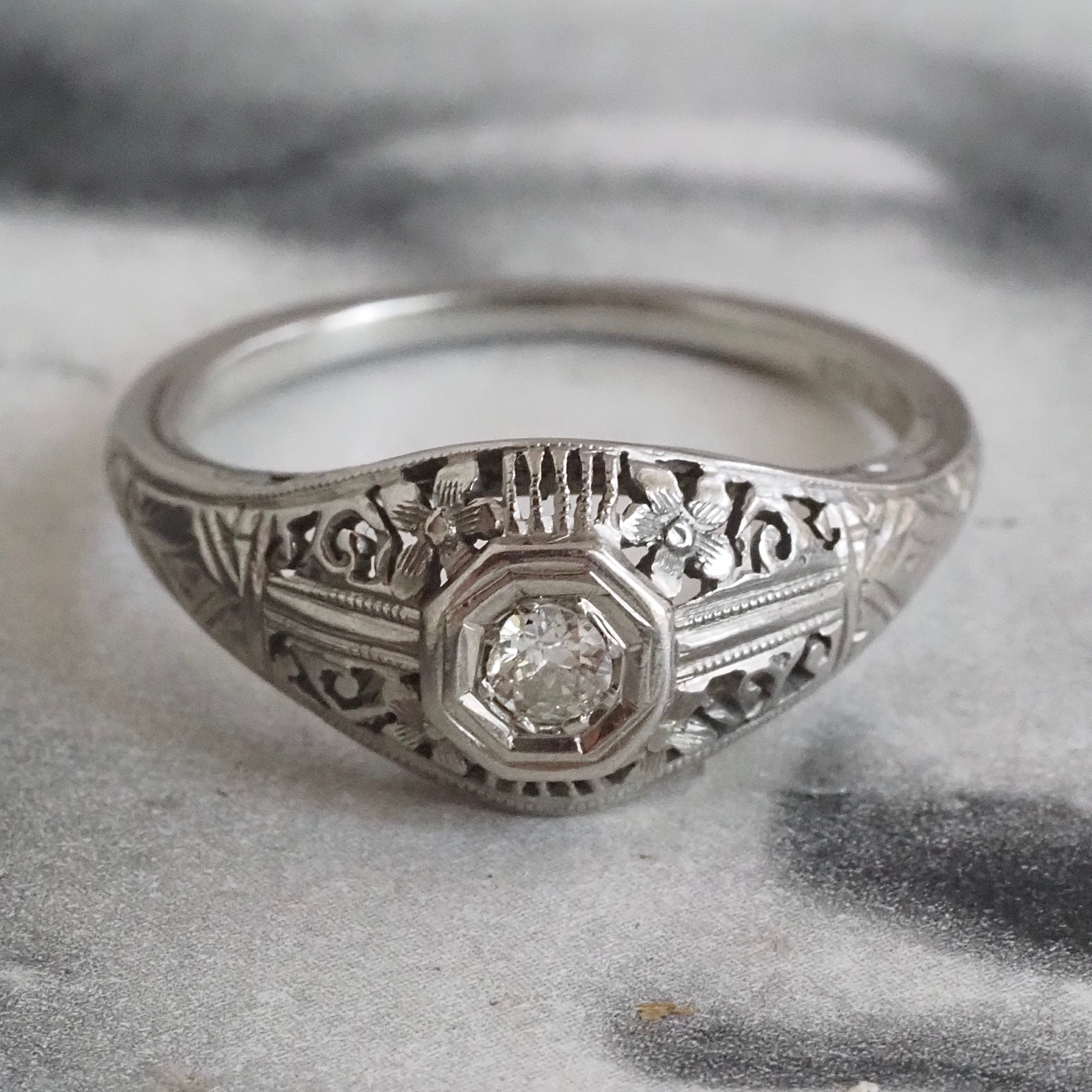 Antique Art Deco Old European Cut Diamond Filigree 18k White Gold Ring