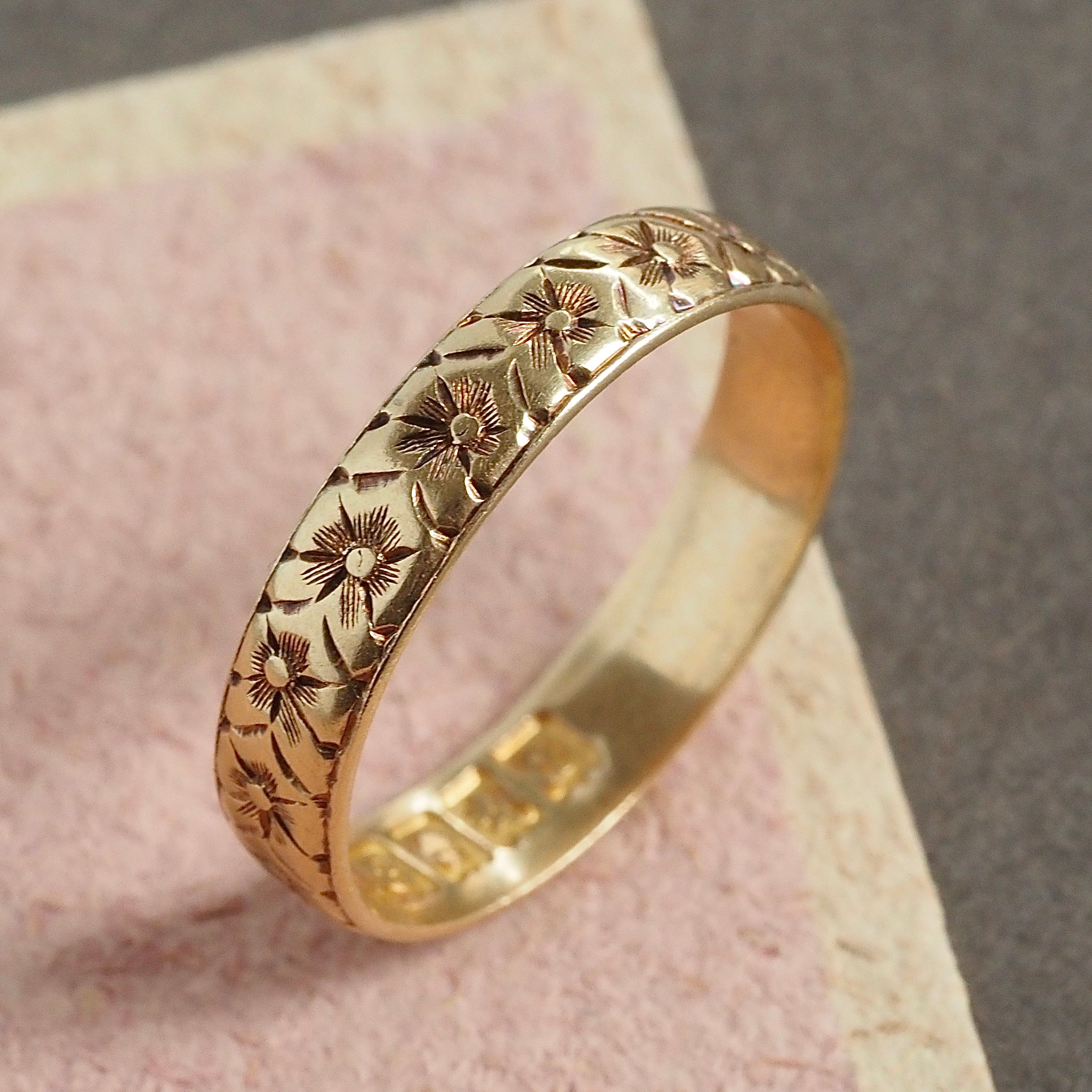 Antique Glasgow c. 1908 18k Gold Engraved Pansy Band