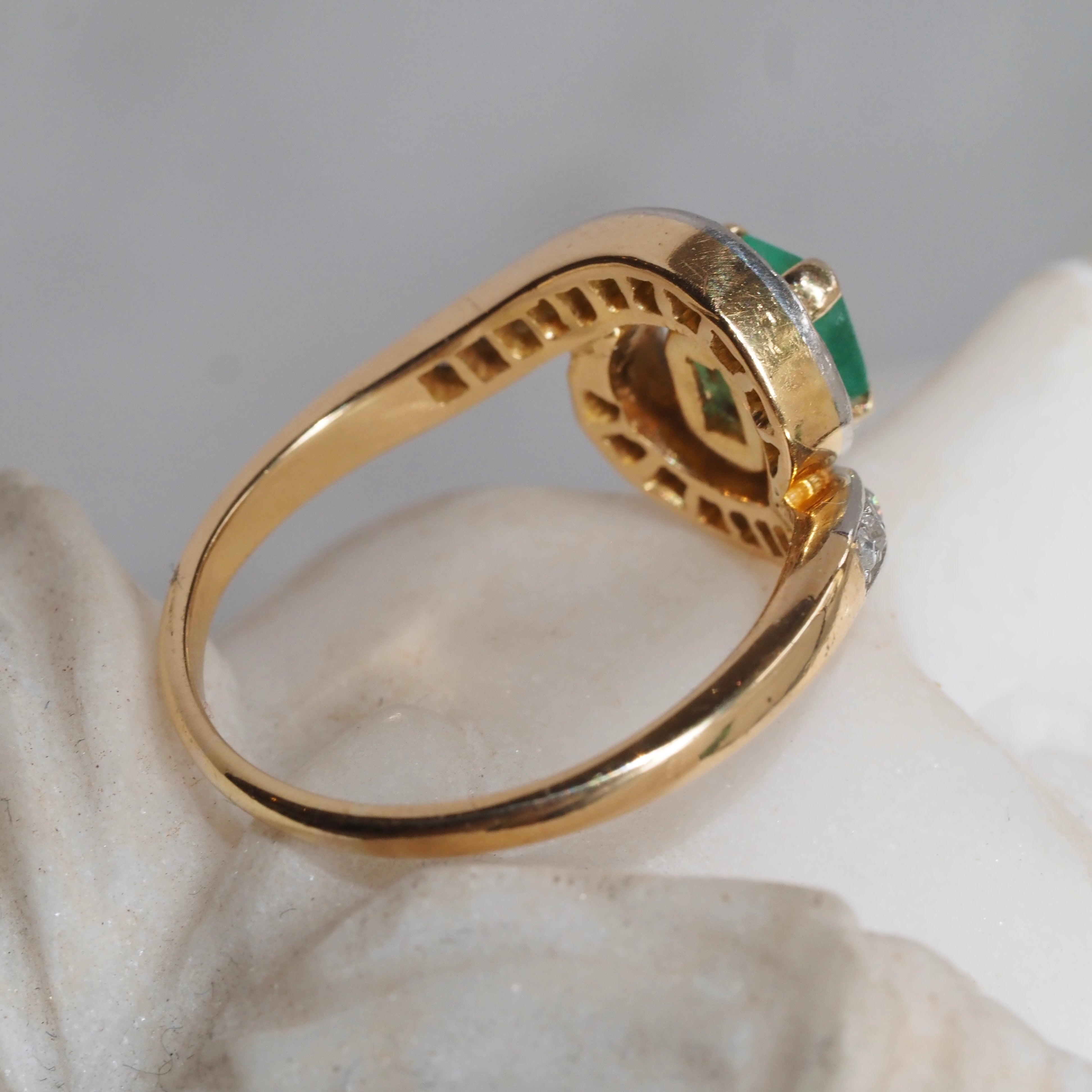 Antique Emerald Diamond Swirl 18k Gold Ring