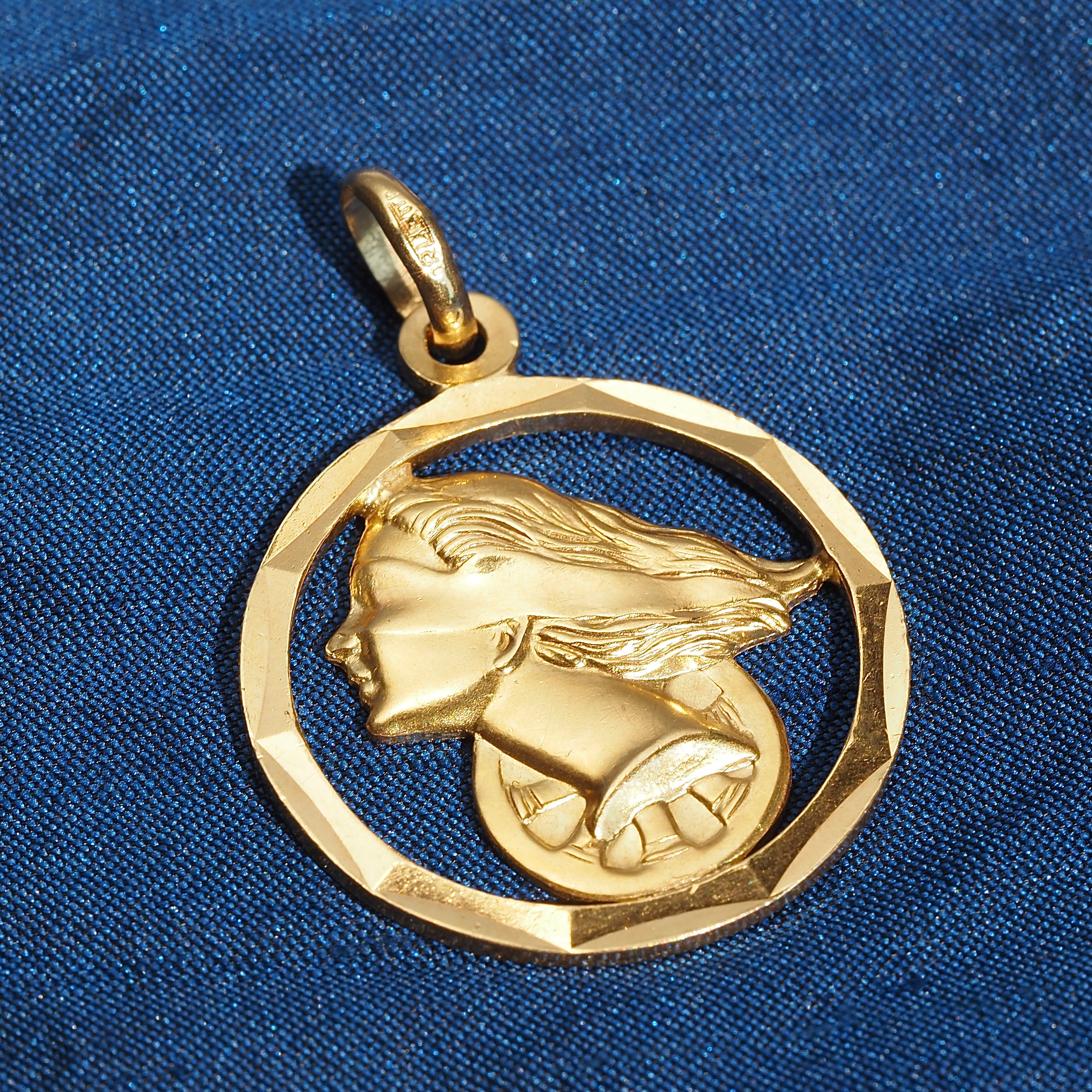 Vintage Italian Fortuna “Goddess of Fortune” 18k Gold Pendant
