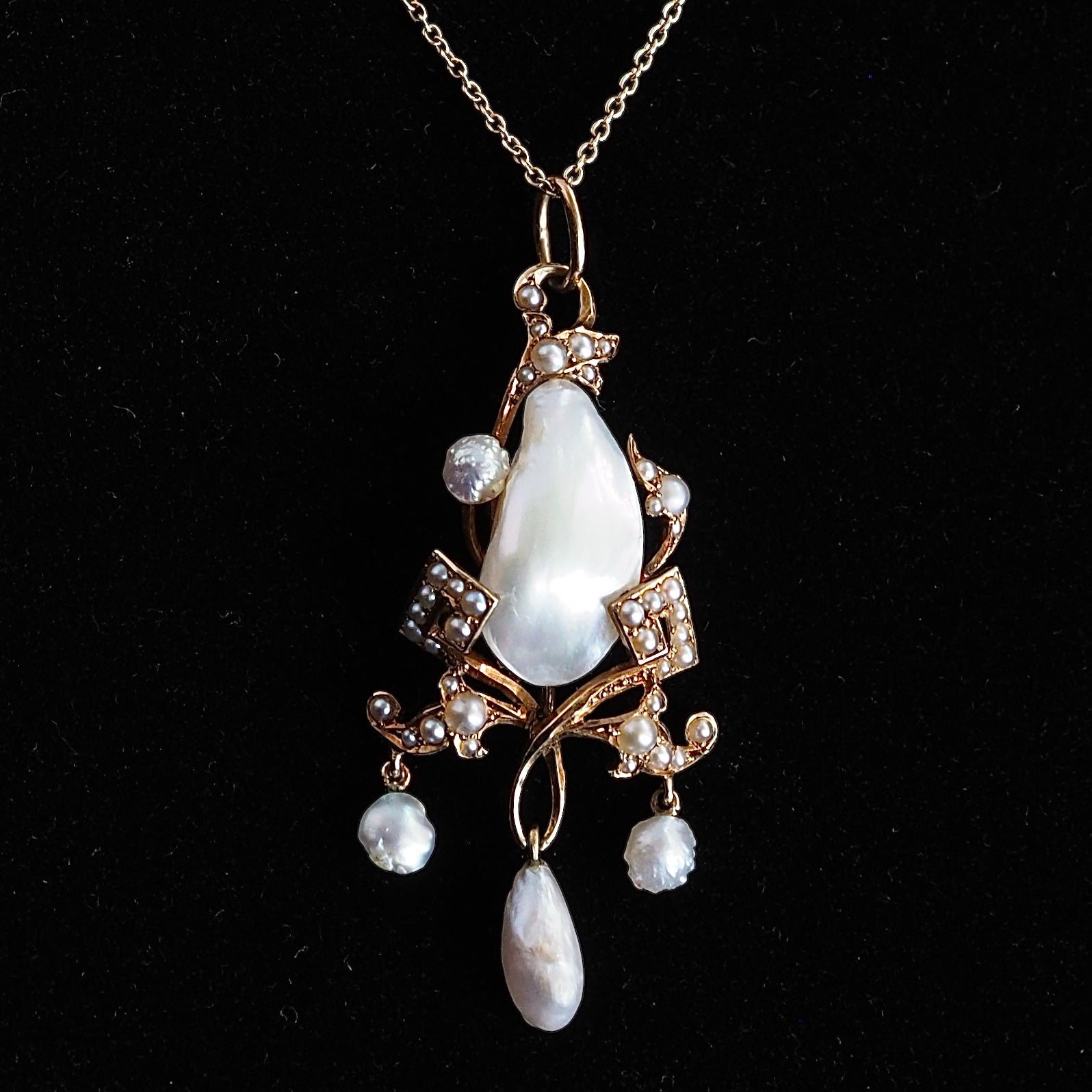 Antique Victorian 14k Gold Pearl Lavalier Necklace