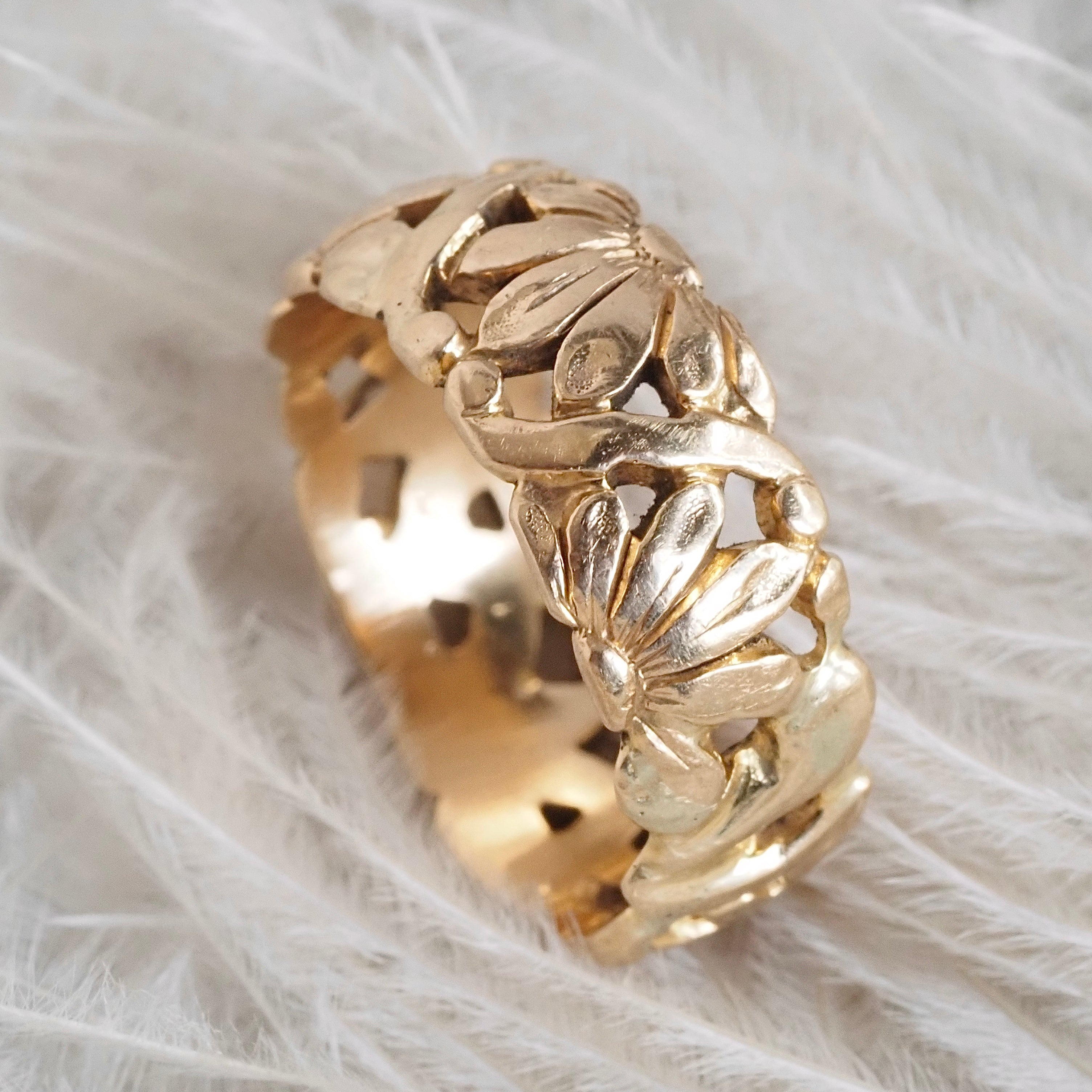 Antique J.R. Wood & Sons Floral 14k Gold Band