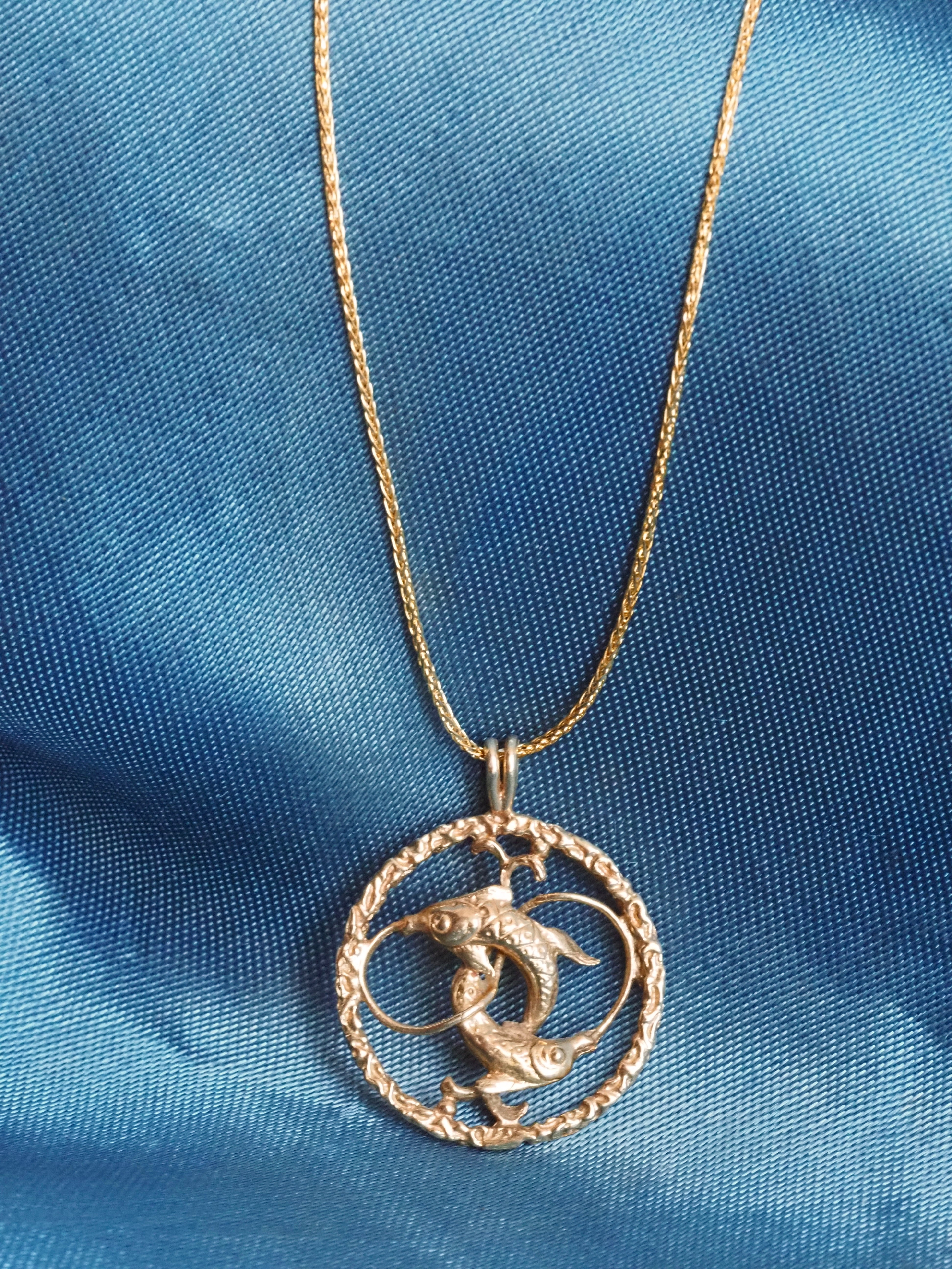 Vintage Pisces 14k Gold Zodiac Pendant