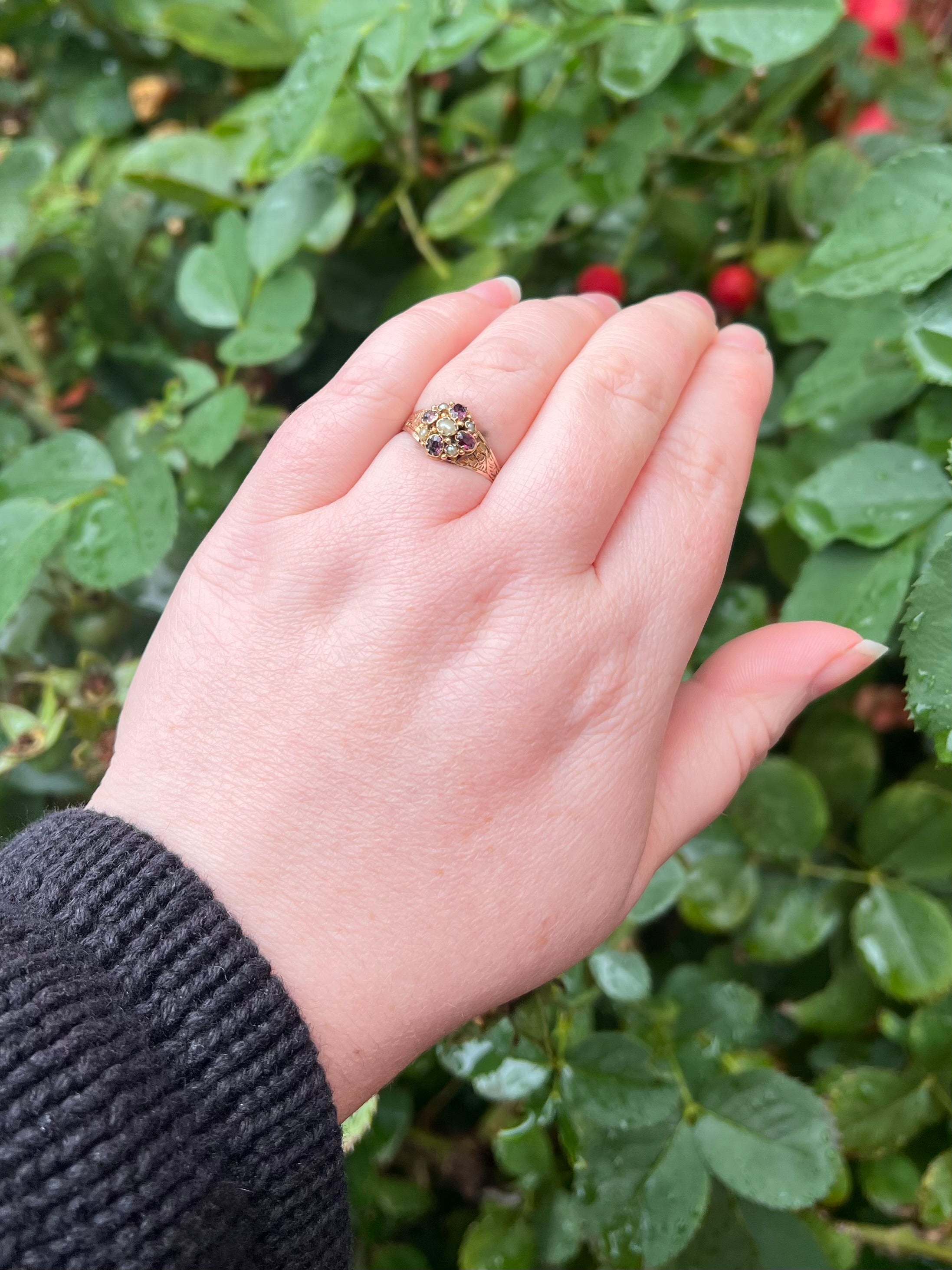 Antique 9k Gold Garnet & Seed Pearl Ring