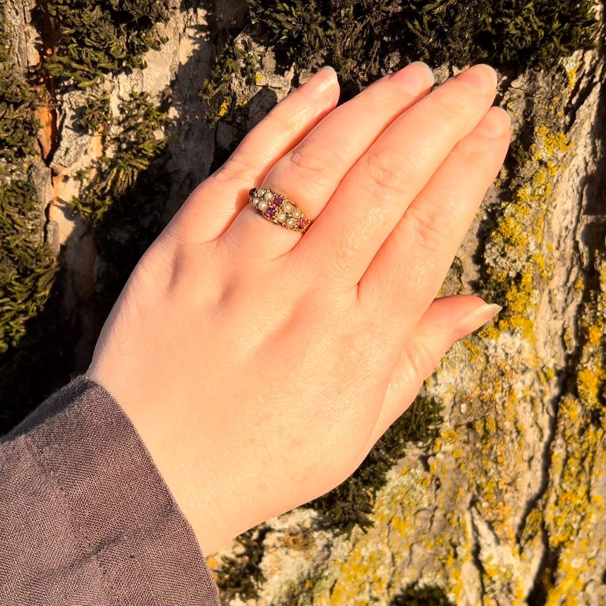 Antique Victorian c. 1872 15k Gold Almandine Garnet Seed Pearl Ring