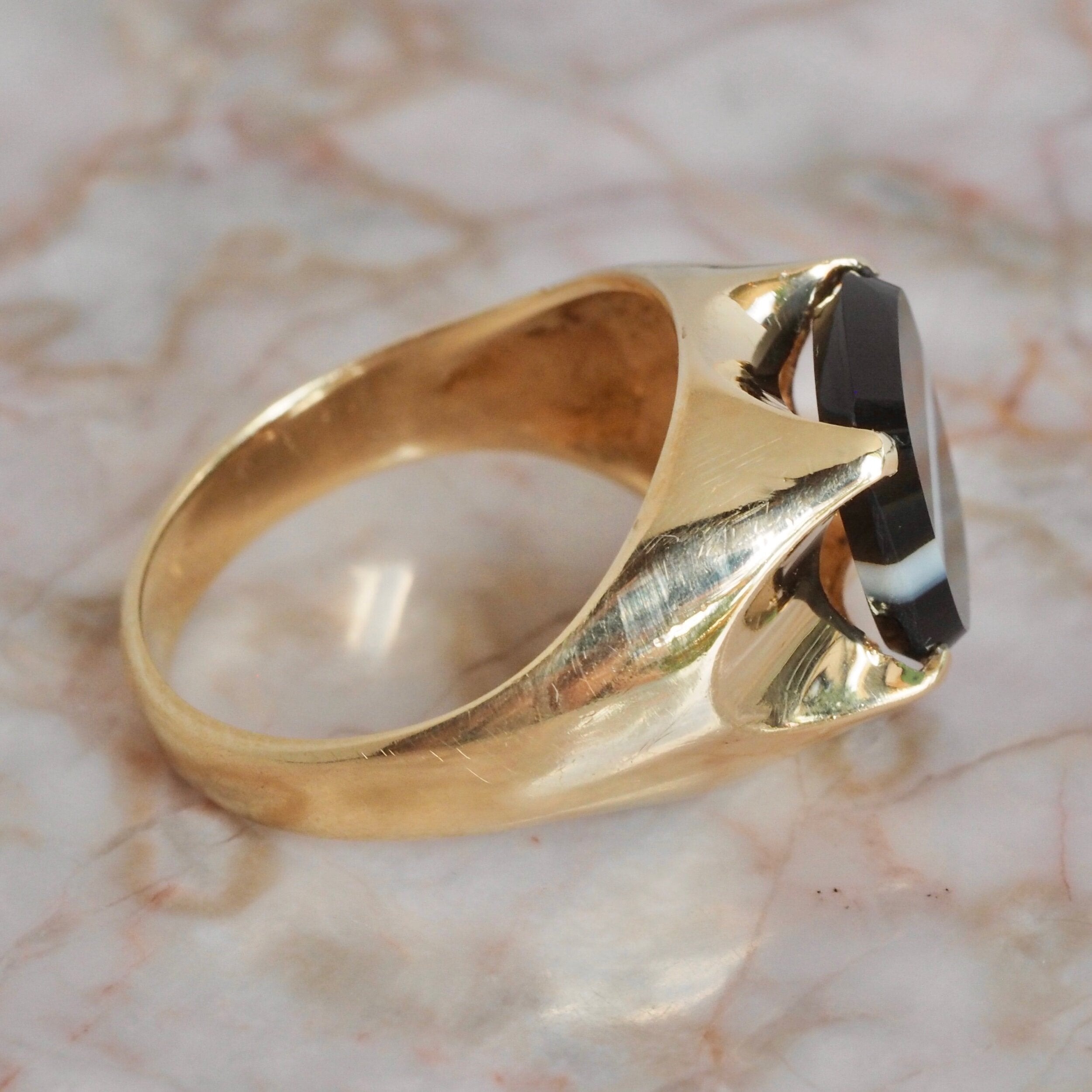 Modernist 14k Gold European Banded Agate Ring