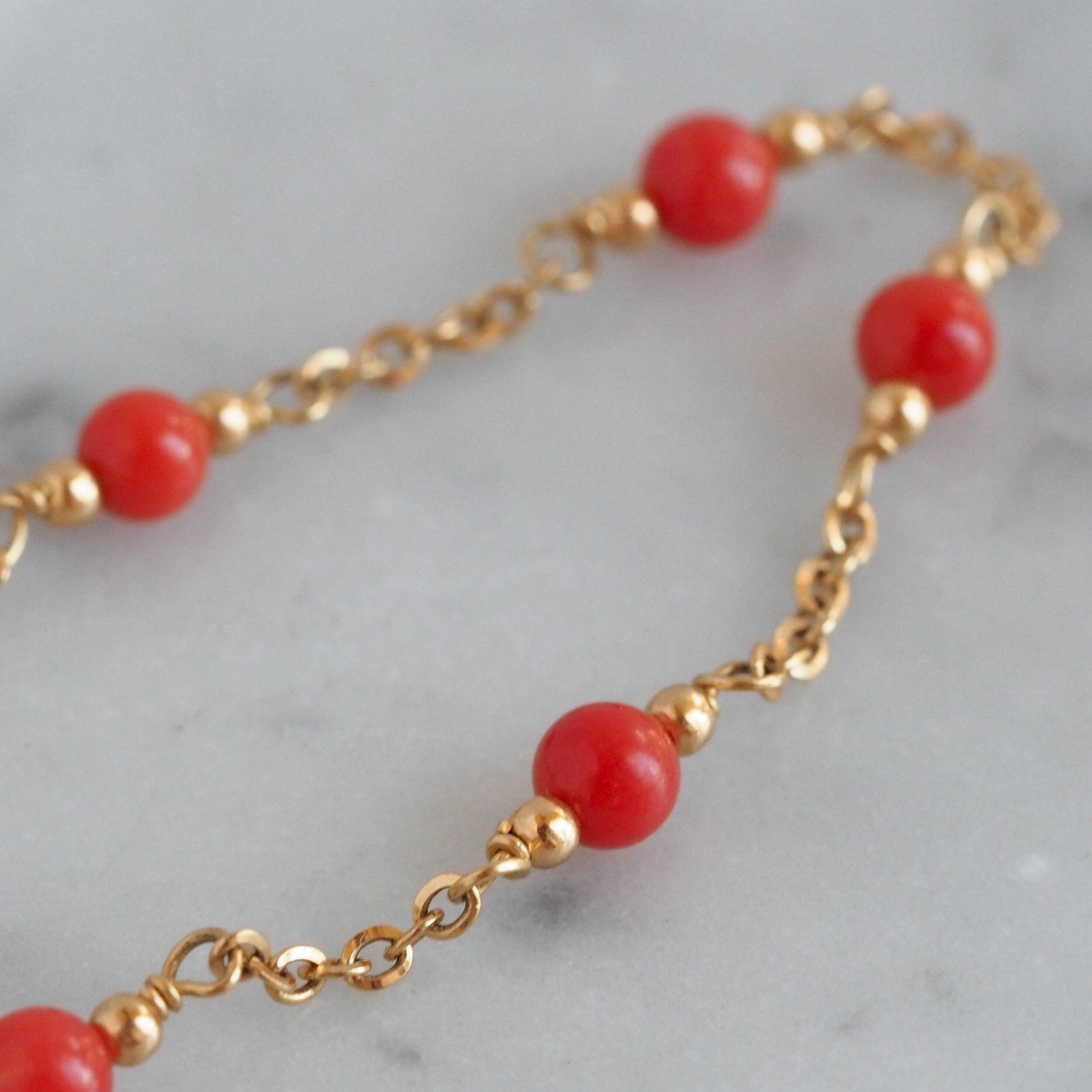 Vintage 18k Gold Coral Station Link Chain Bracelet