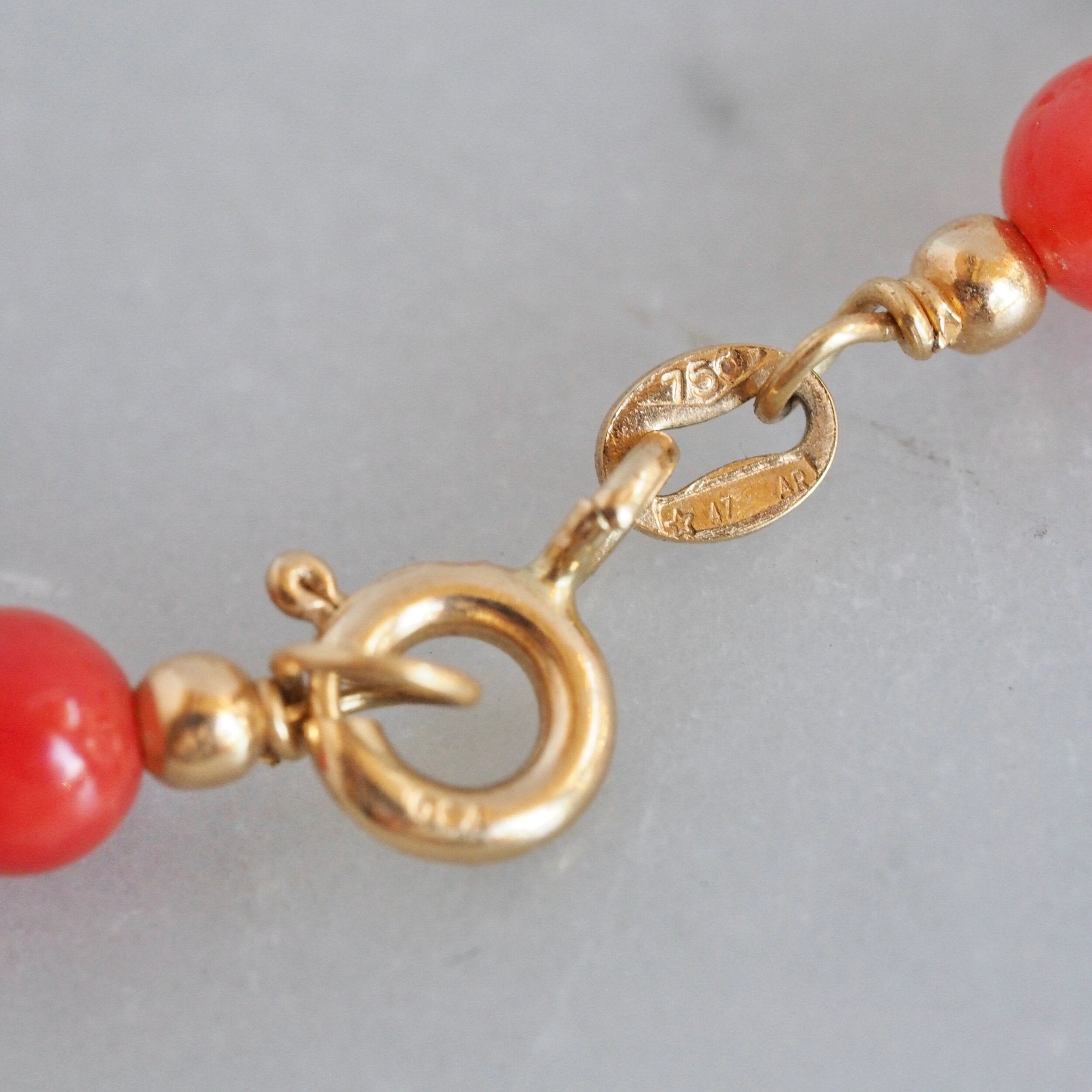 Vintage 18k Gold Coral Station Link Chain Bracelet