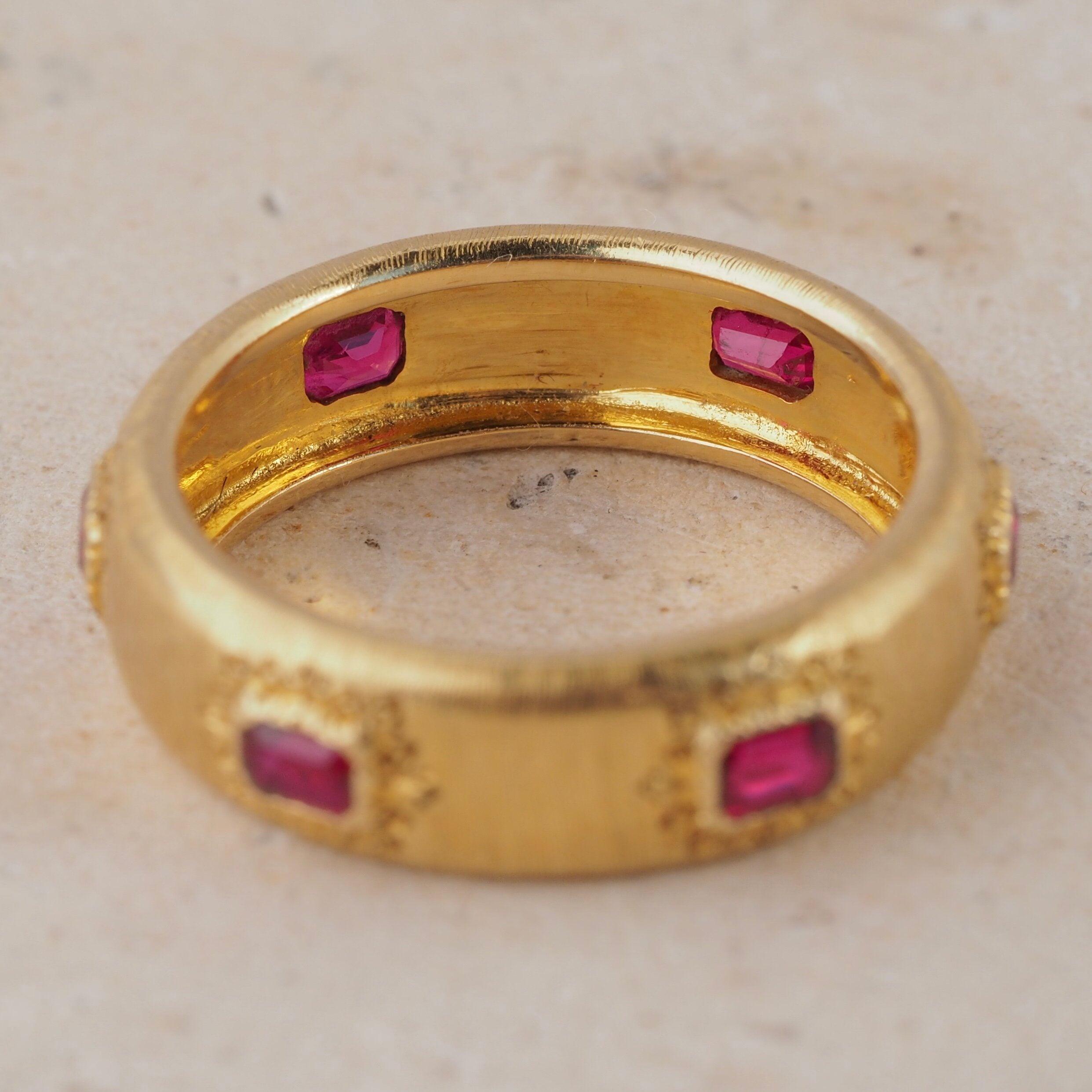Vintage 18k Gold Ruby Buccellati Inspired Ring
