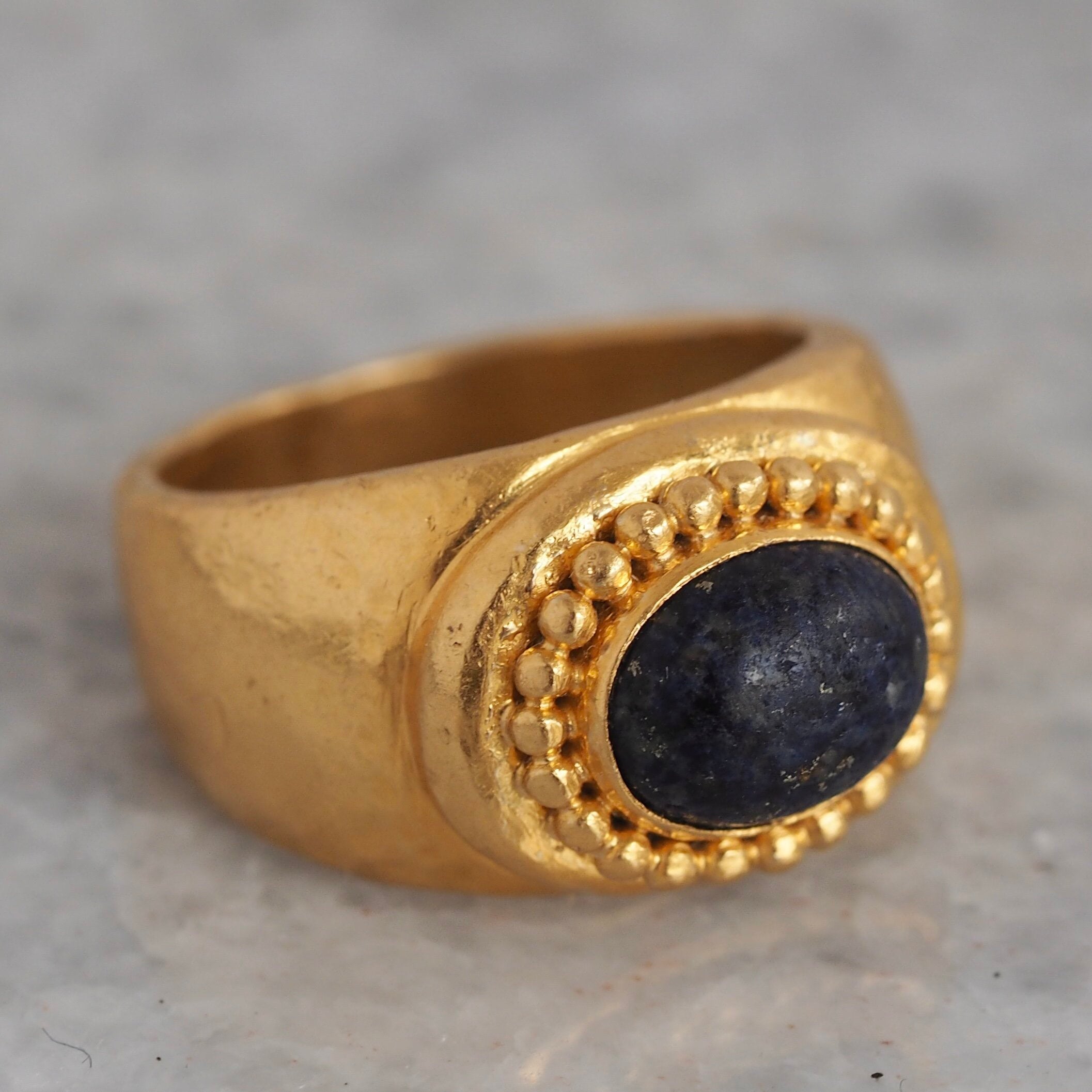 Vintage Greek 22k Gold Lapis Ancient Style Ring