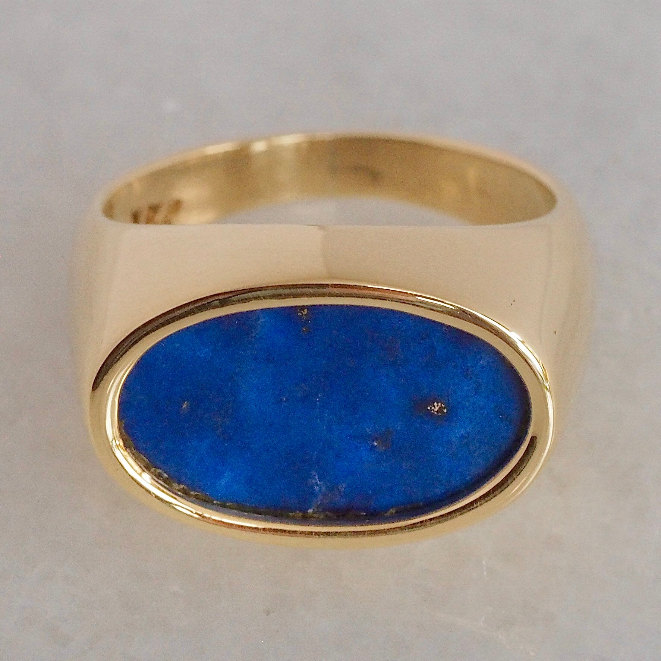 Vintage Modernist 18k Gold Lapis Ring