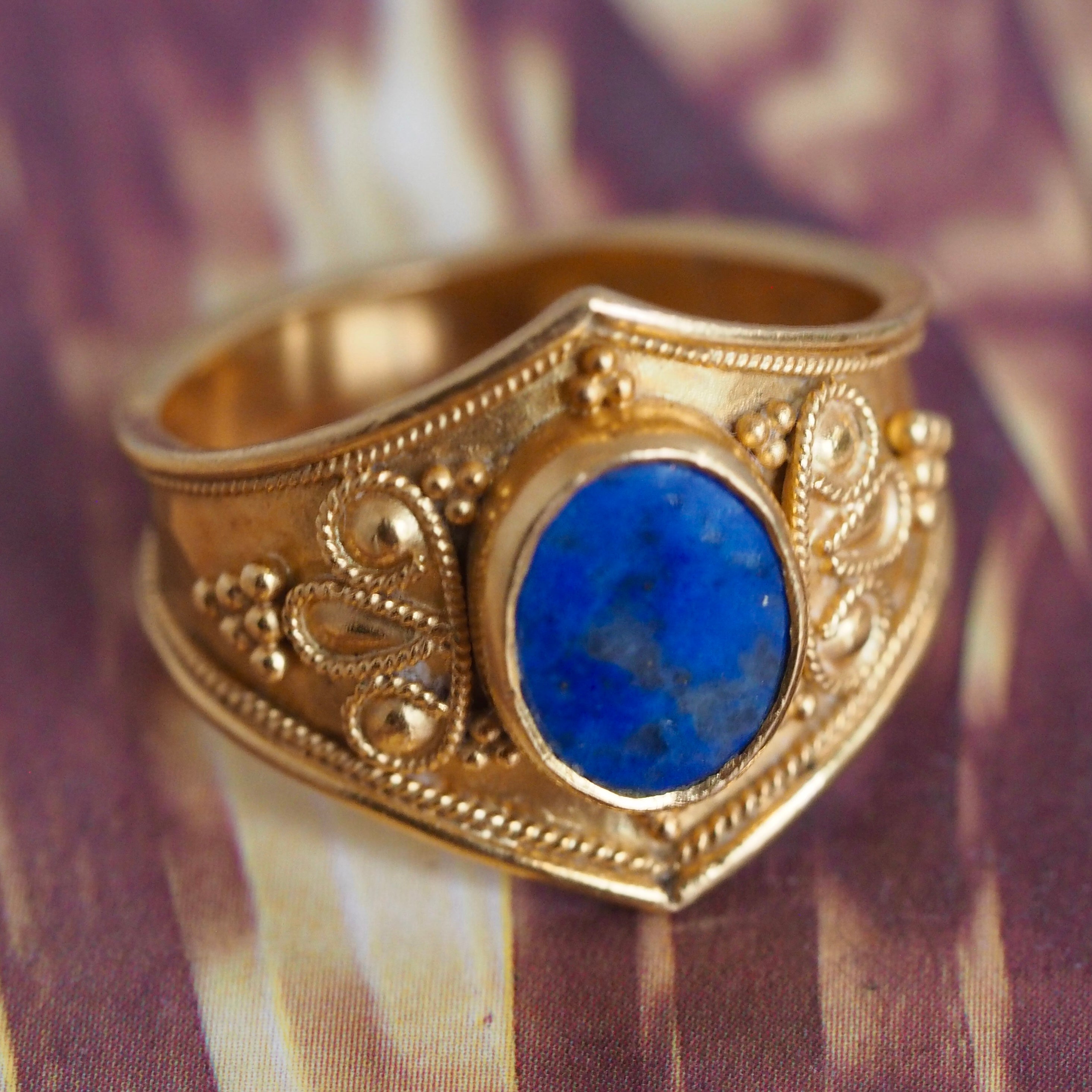 Vintage Greek 22k Gold Lapis Ring